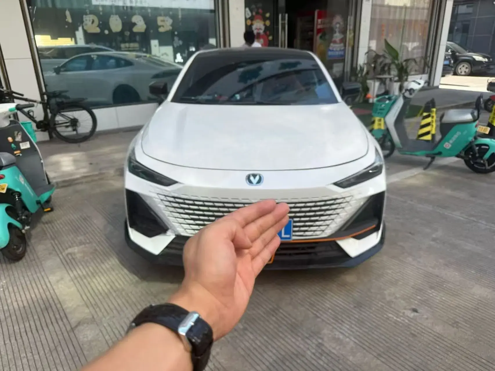 2023 CHANGAN UNI-V thumbnail 2