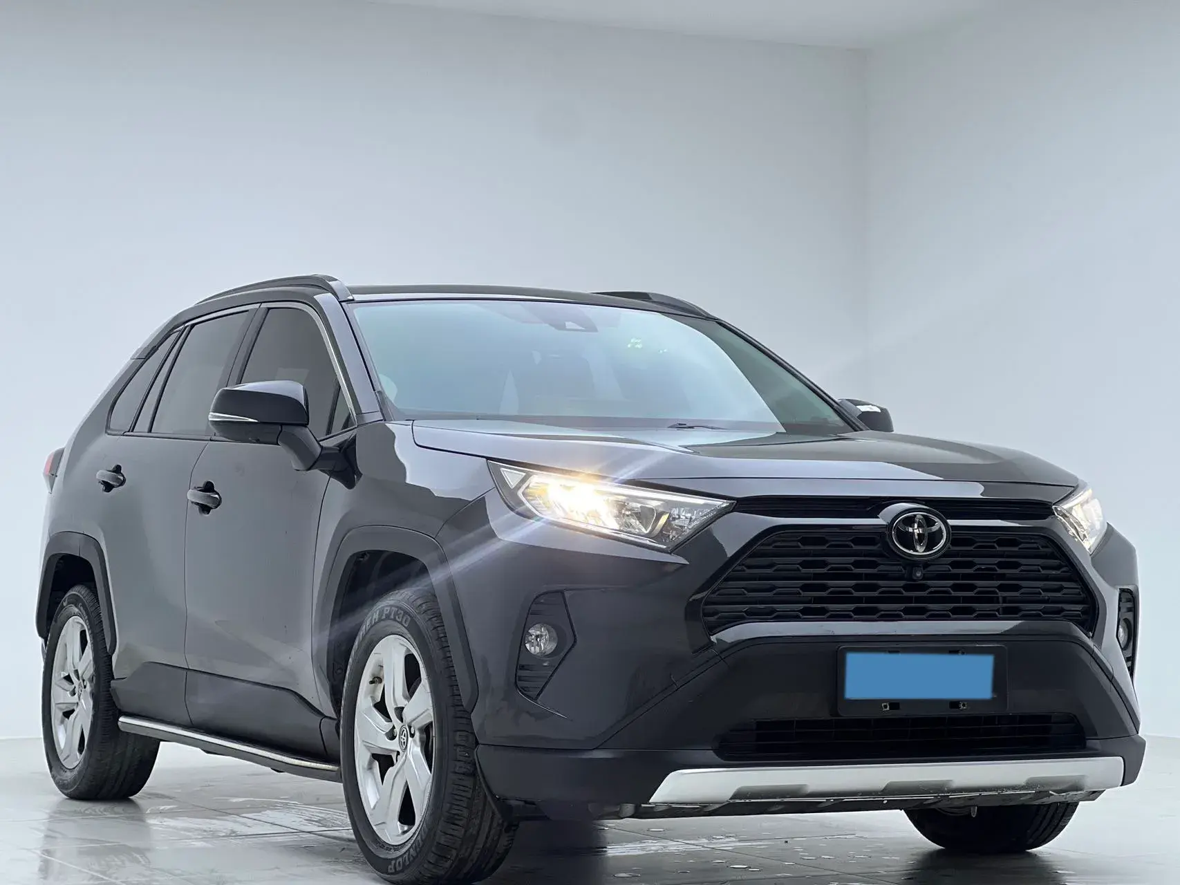 2020 TOYOTA RAV4 thumbnail 3