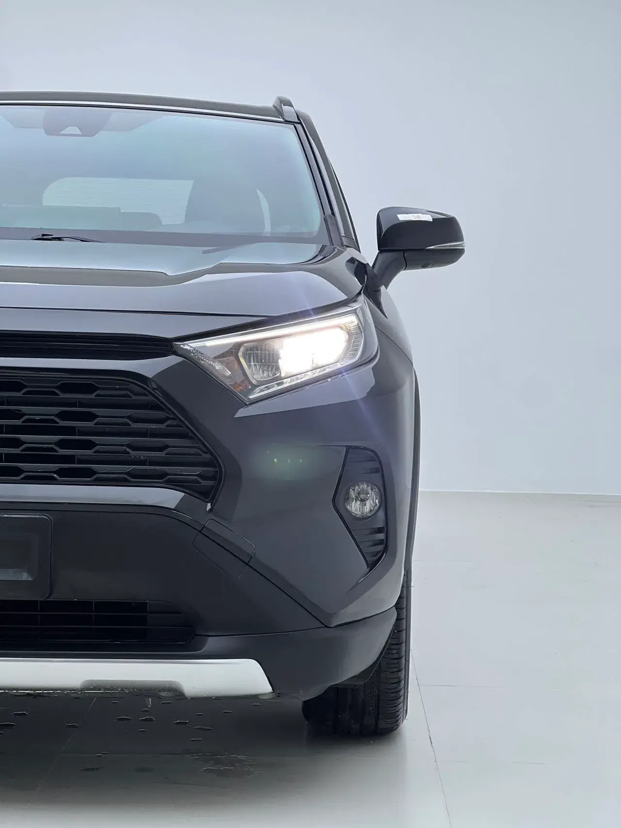 2020 TOYOTA RAV4 thumbnail 4