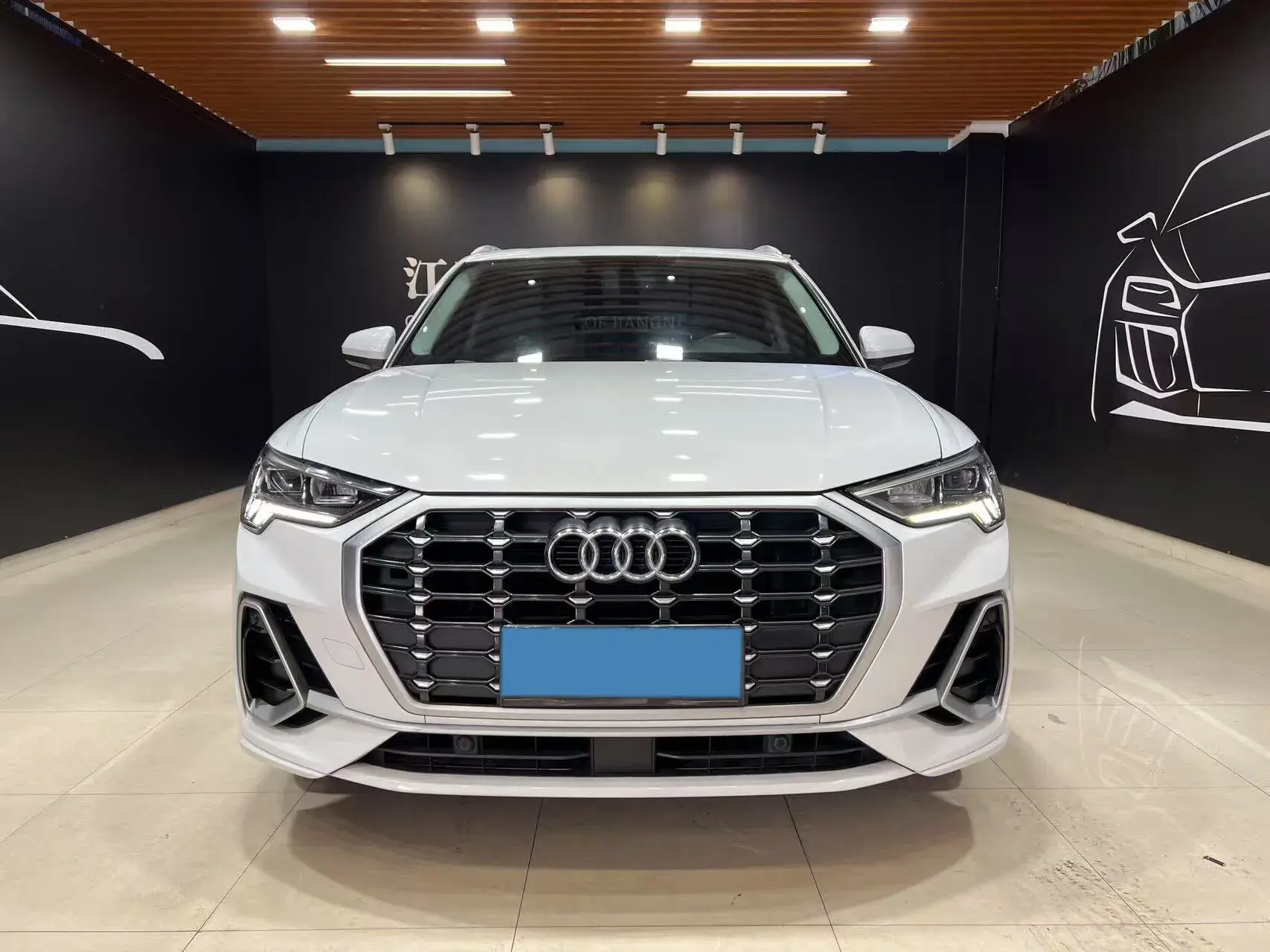 2019 AUDI Q3 thumbnail 2