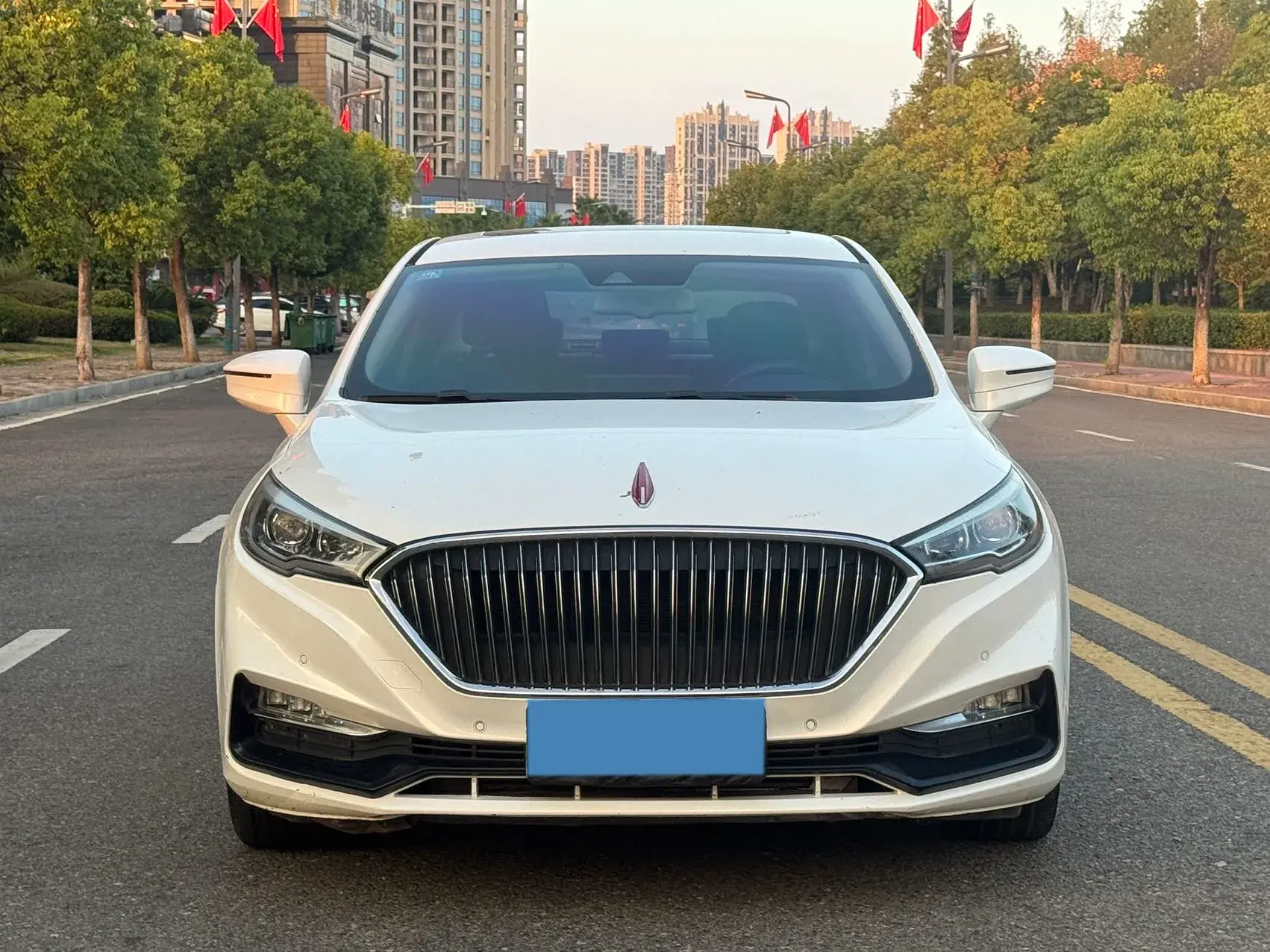 2018 HONGQI H5 thumbnail 2