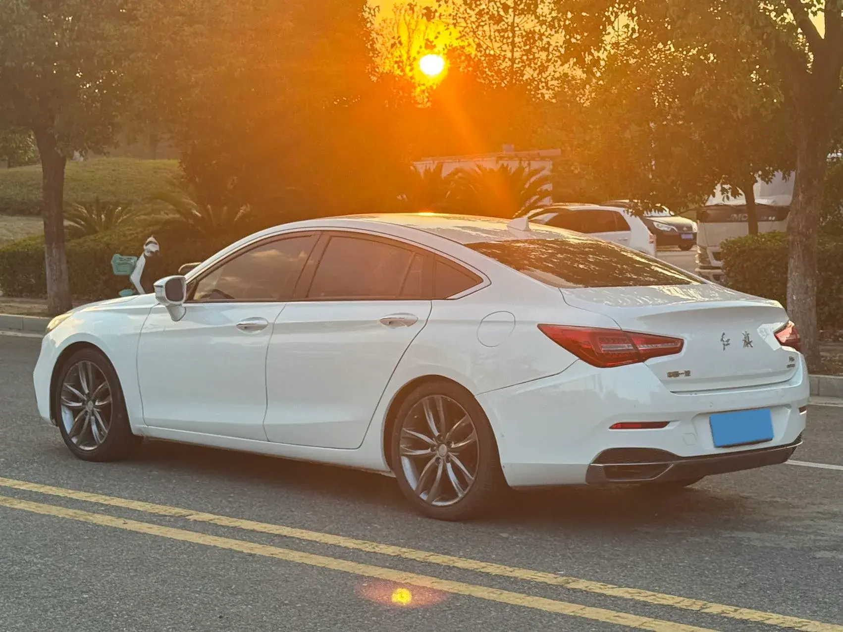 2018 HONGQI H5 thumbnail 3