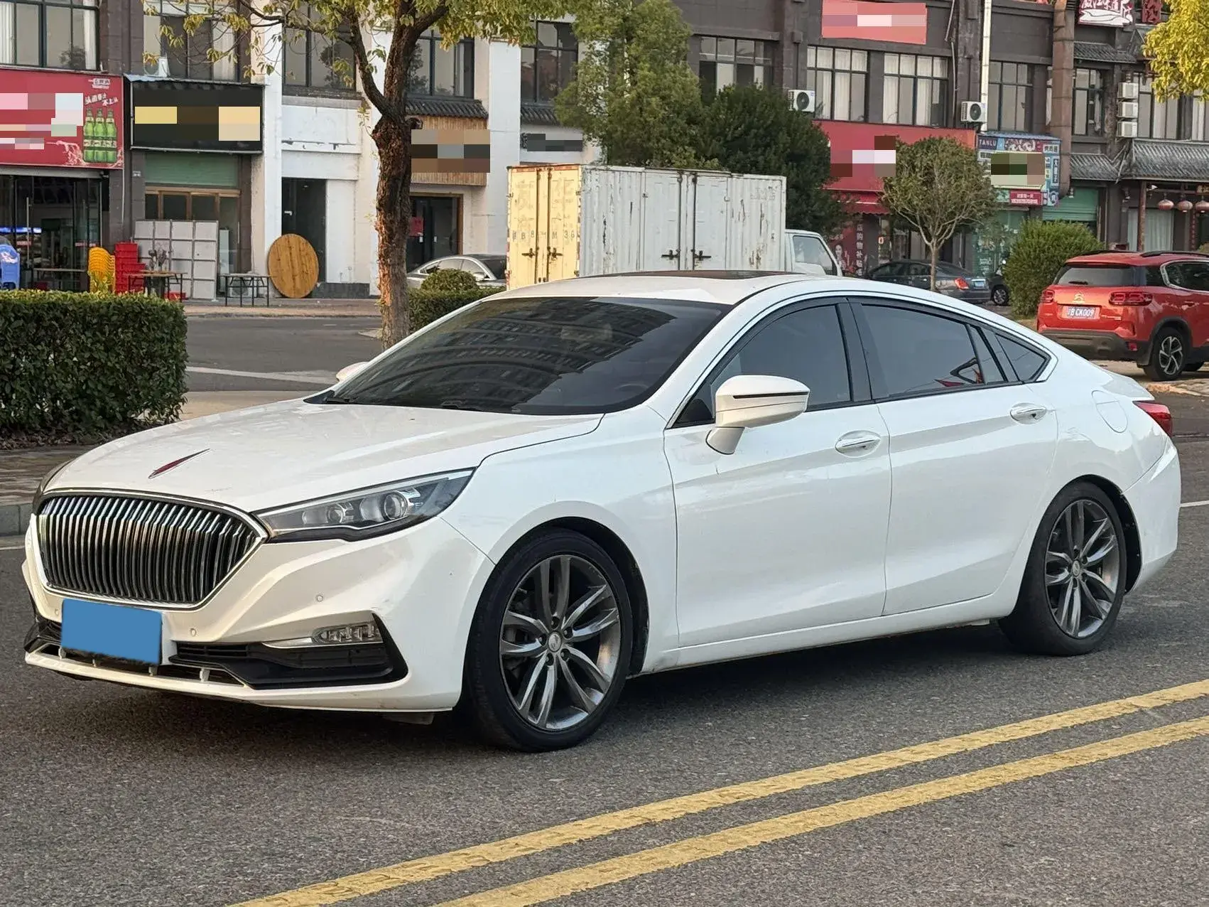 2018 HONGQI H5 view 1
