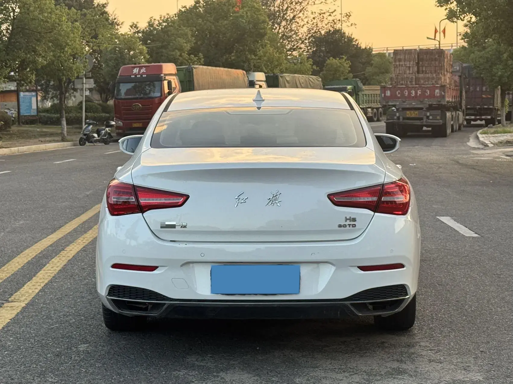 2018 HONGQI H5 thumbnail 4