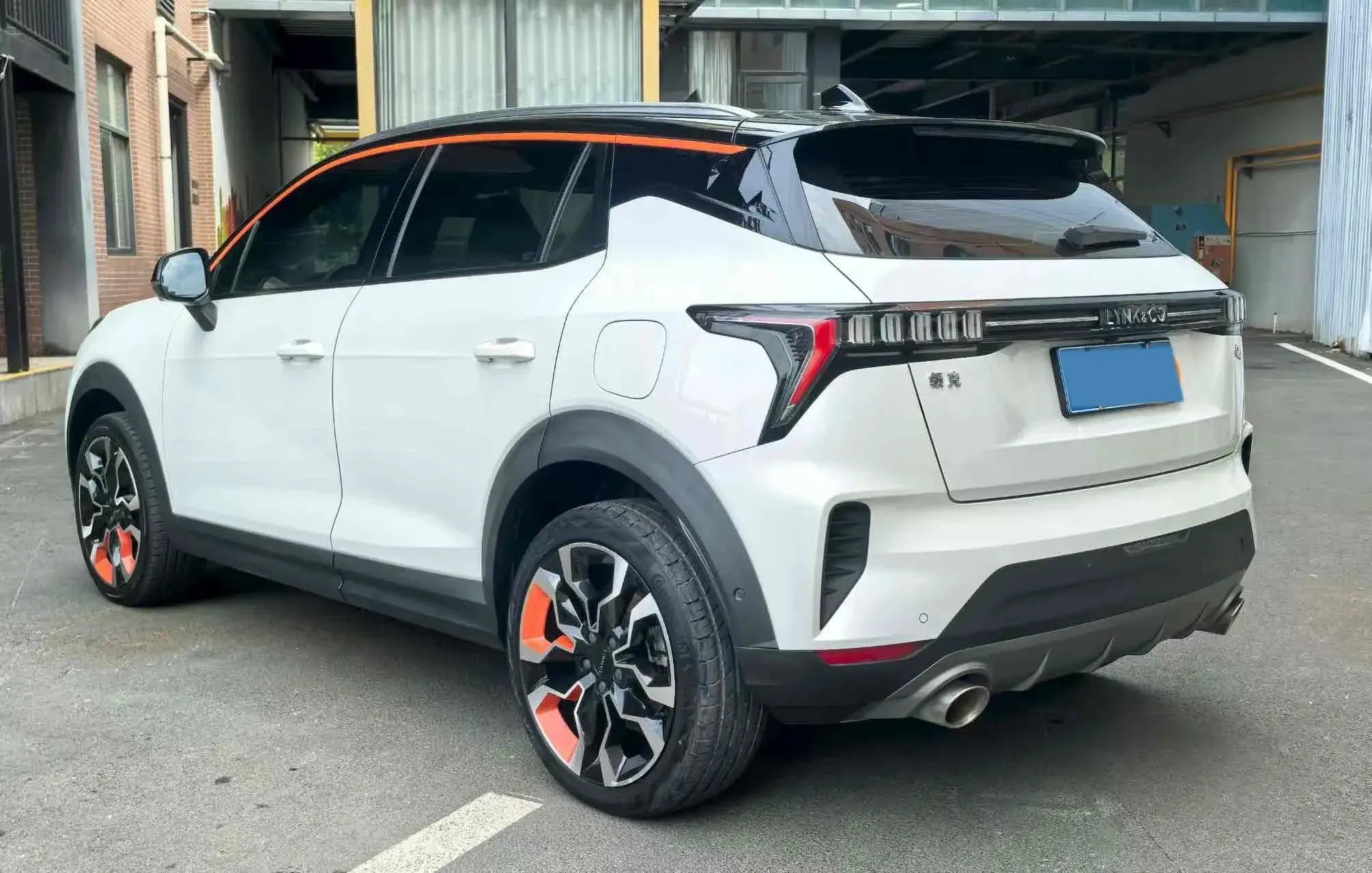 2020 LYNK&CO 06 thumbnail 4