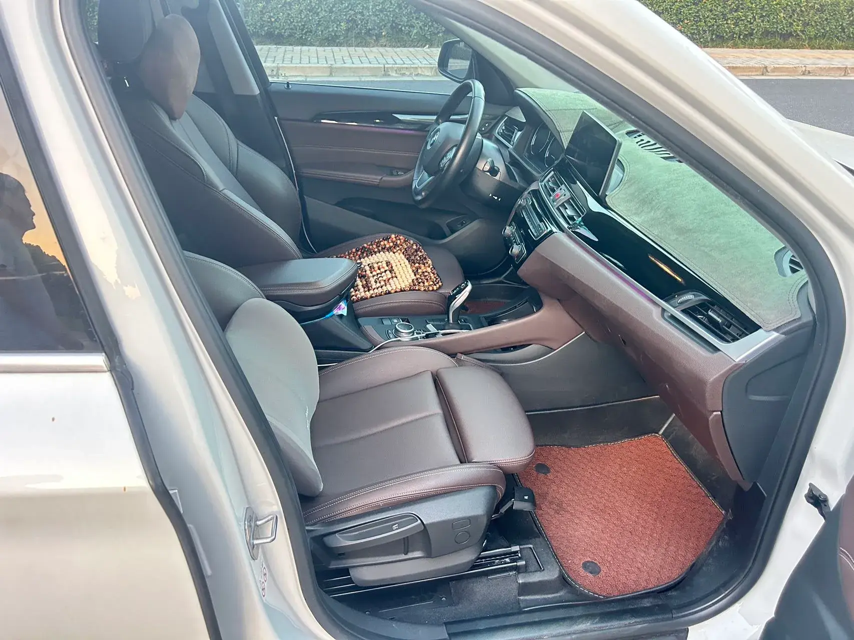 2021 BMW X1 thumbnail 4