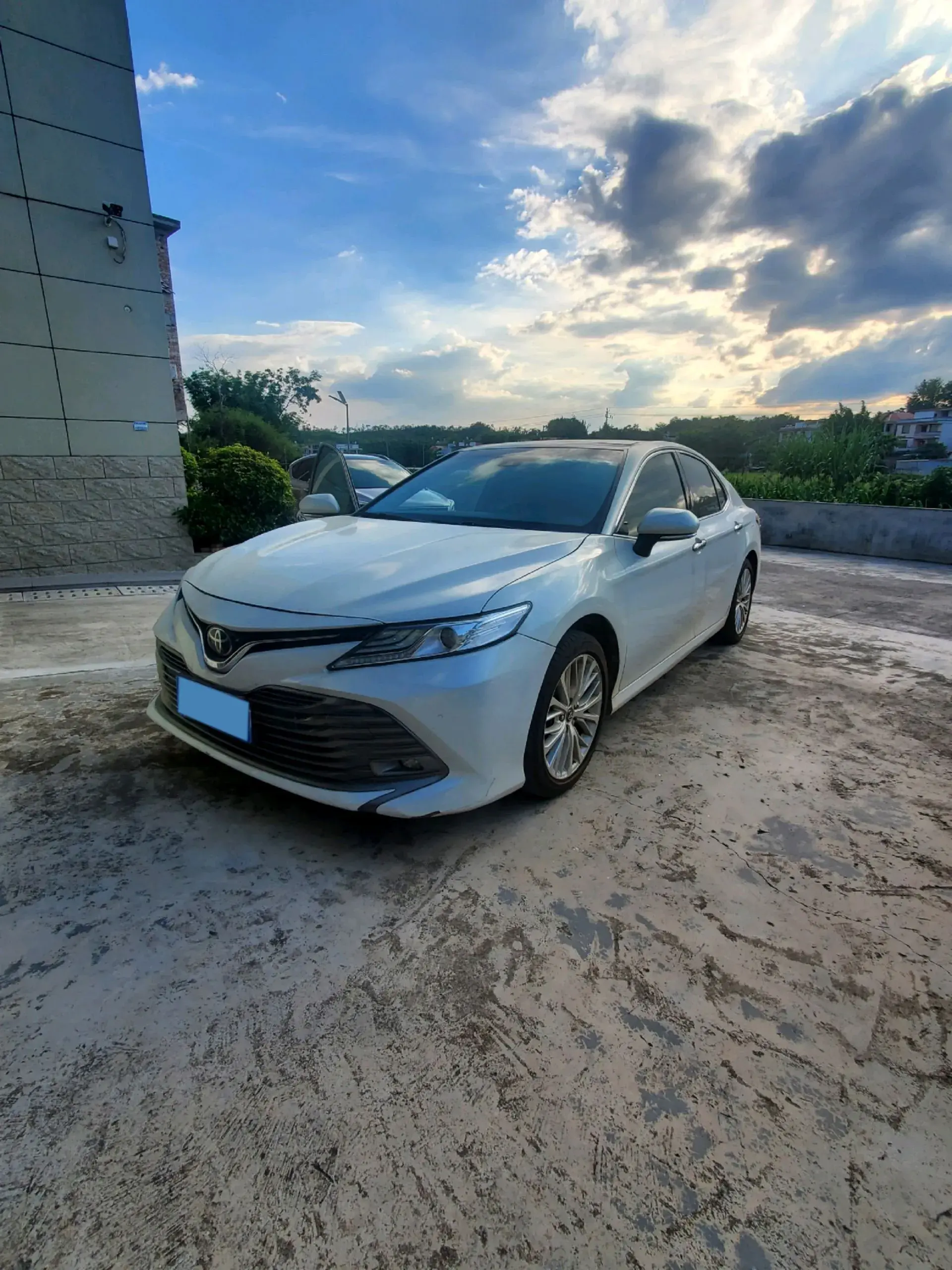 2018 TOYOTA CAMRY view 1