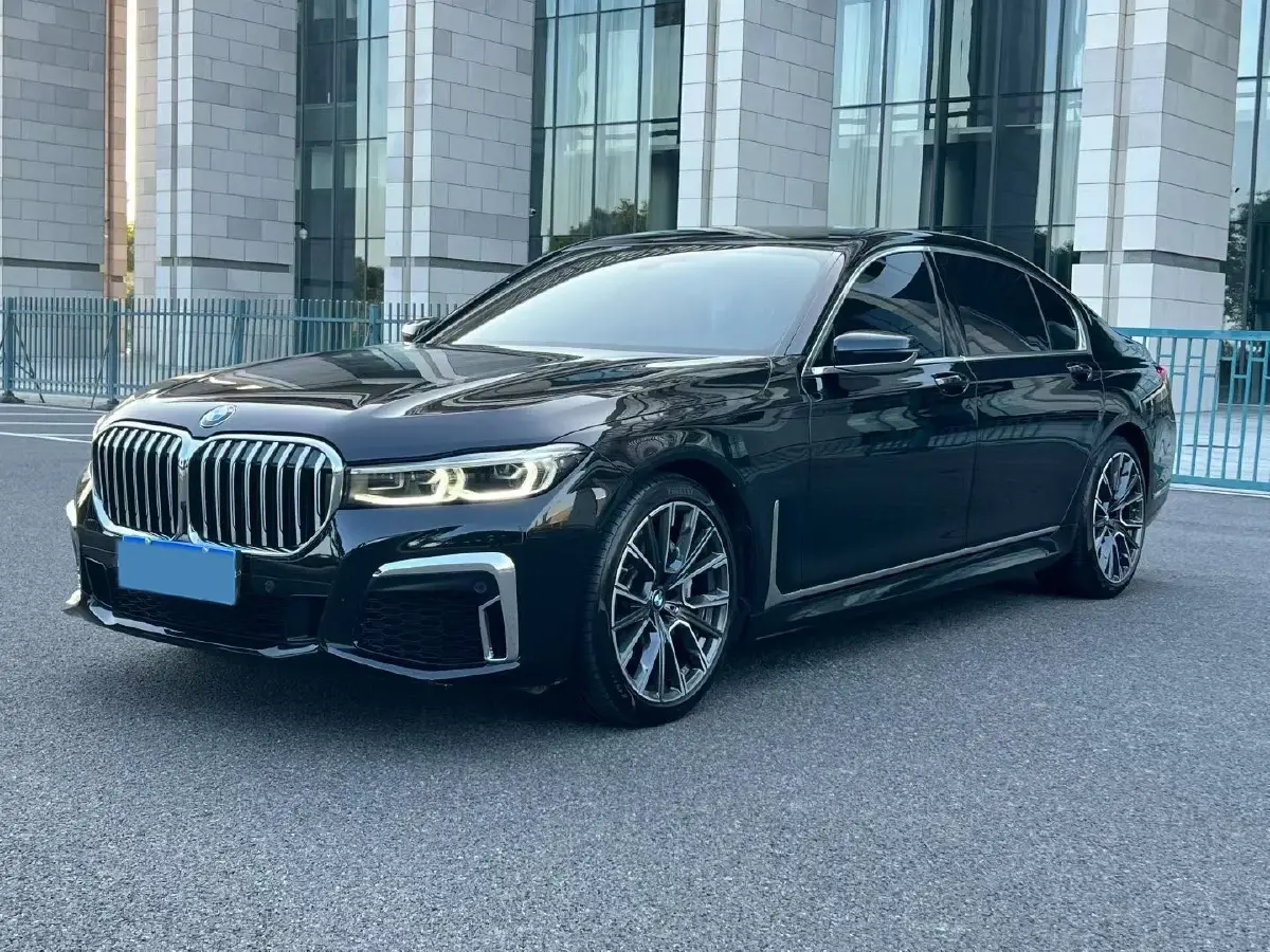 2019 BMW 7 Series 3.0T 340HP L6 8AT