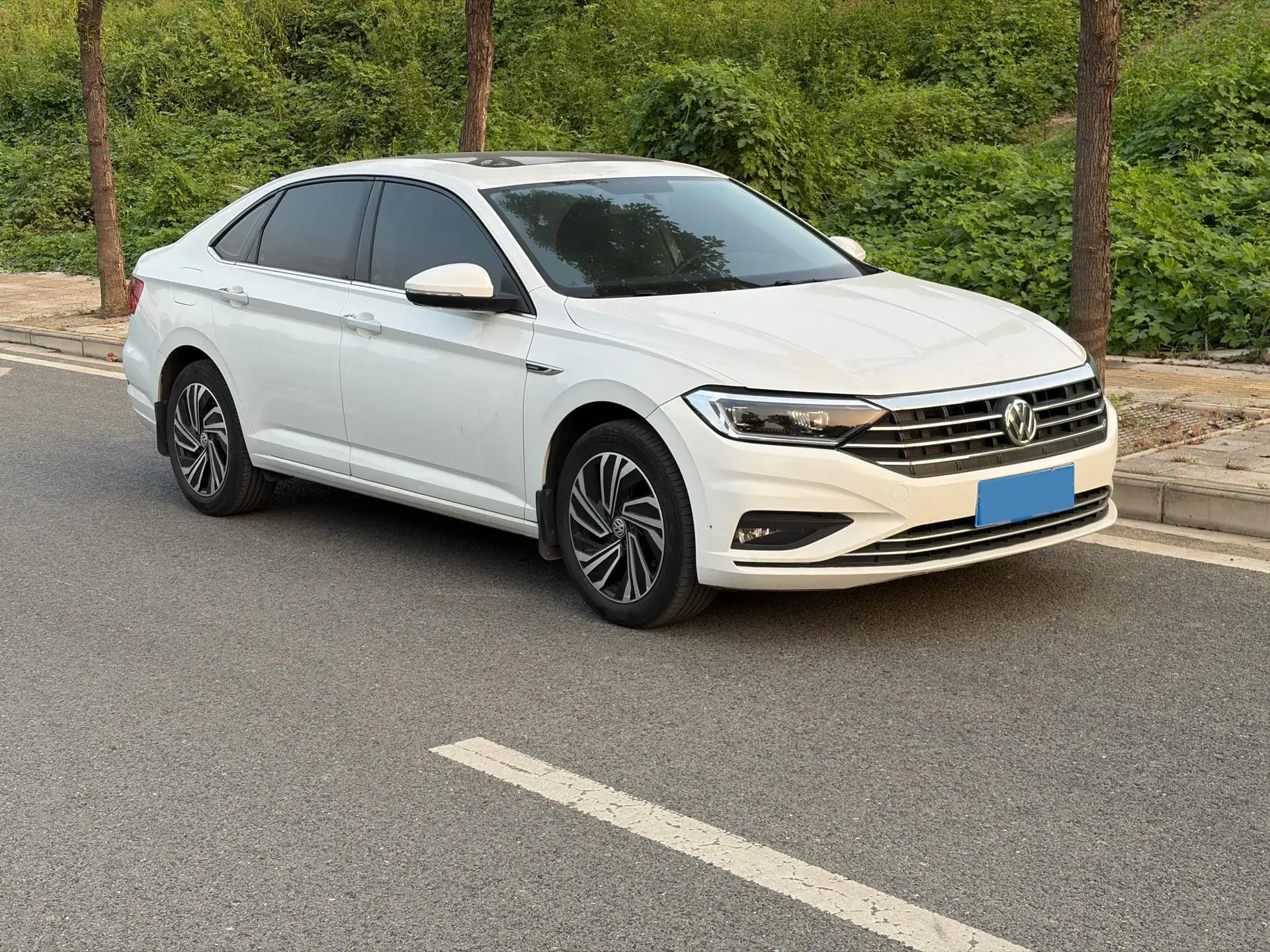 2021 VOLKSWAGEN SAGITAR thumbnail 3