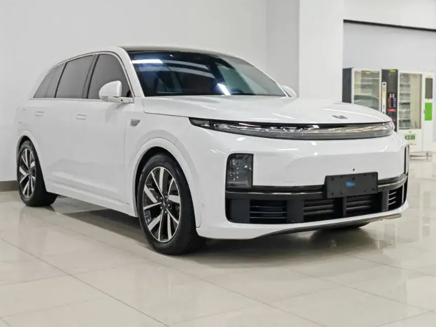 2023 LI L7 thumbnail 3