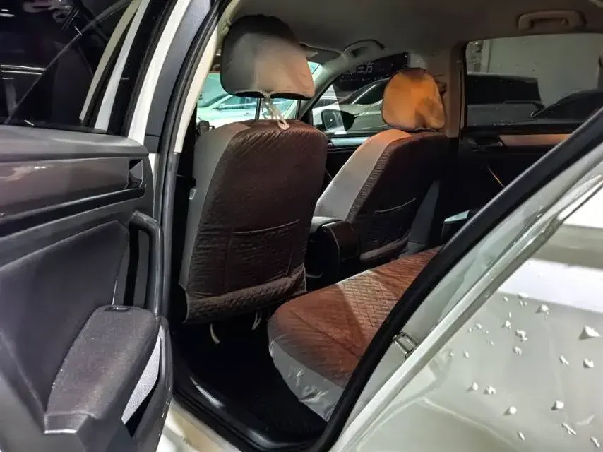 2019 VOLKSWAGEN BORA thumbnail 4