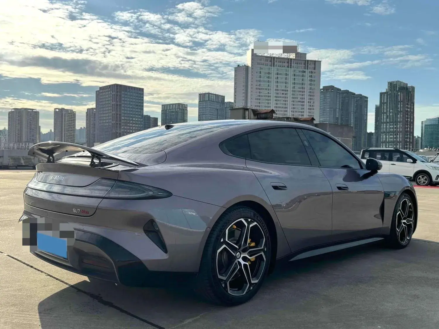 2024 MI SU7 thumbnail 3