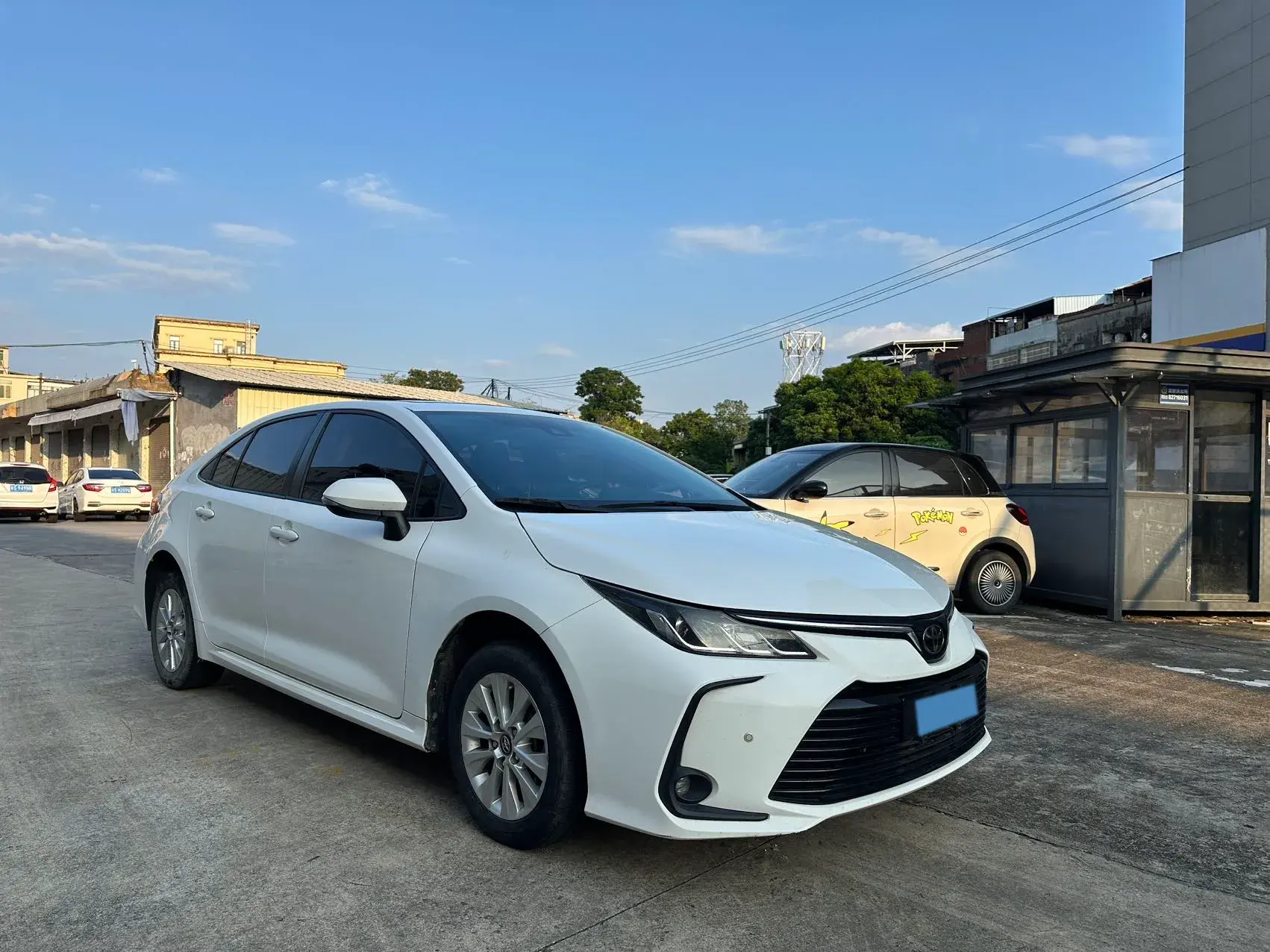 2019 TOYOTA COROLLA thumbnail 3