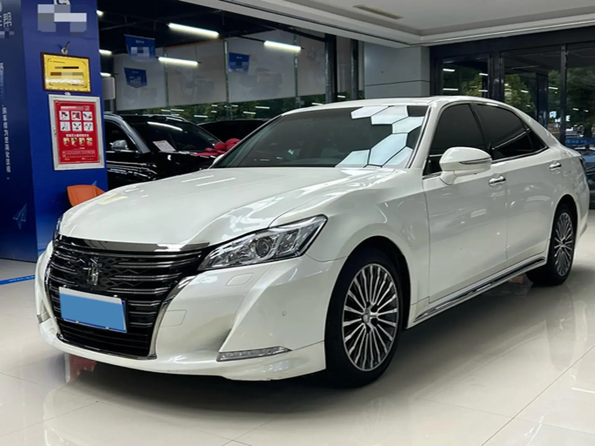 2018 TOYOTA CROWN view 1