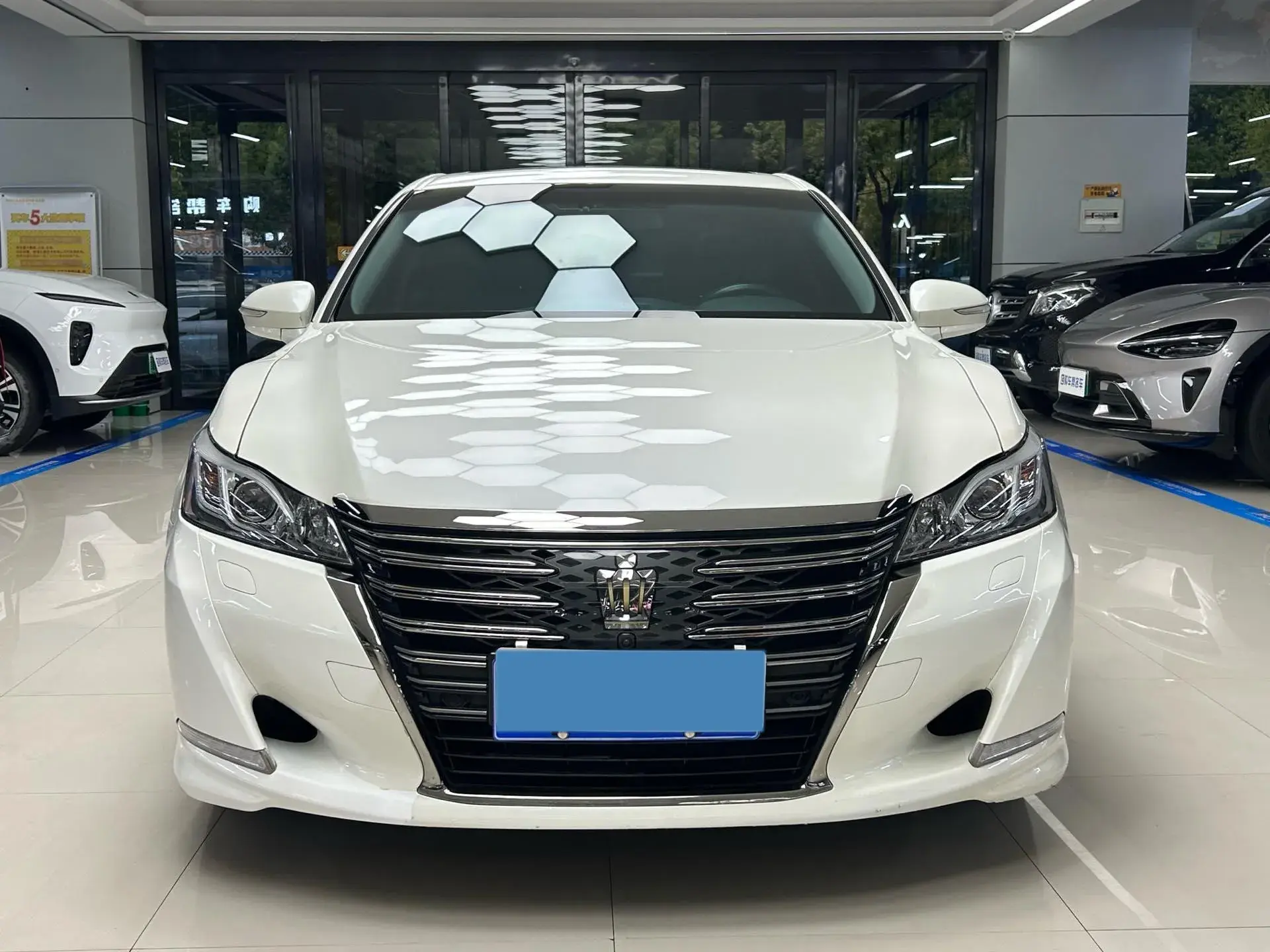 2018 TOYOTA CROWN thumbnail 2