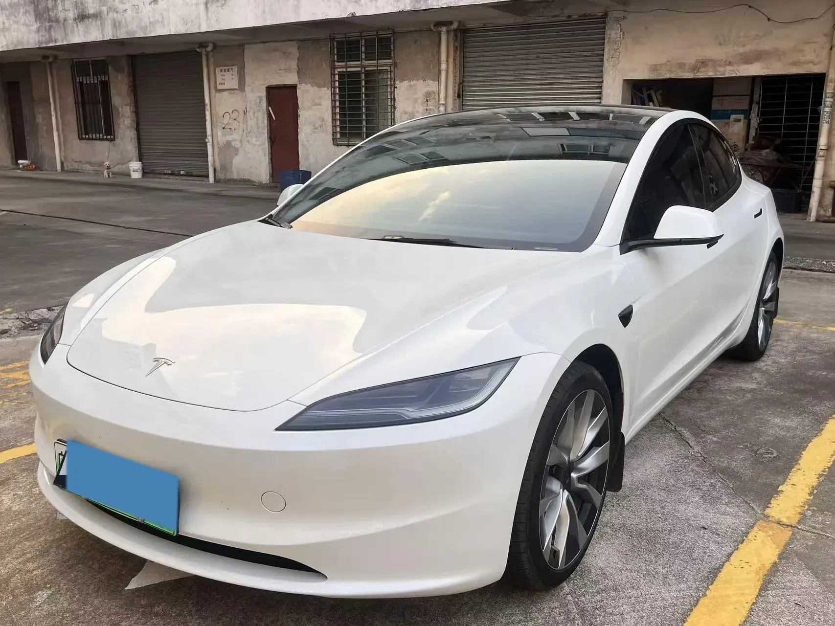 2023 TESLA MODEL view 1
