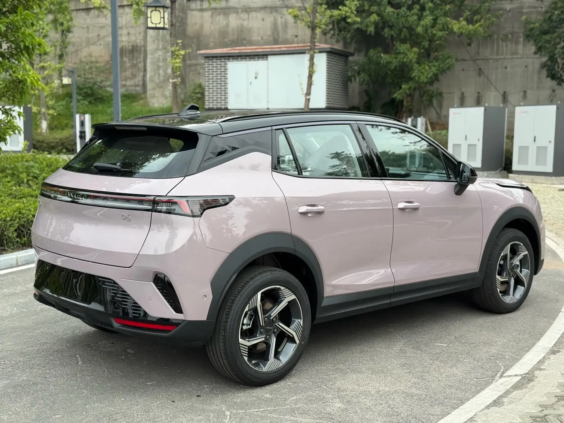 2025 LYNK&CO 06 thumbnail 4