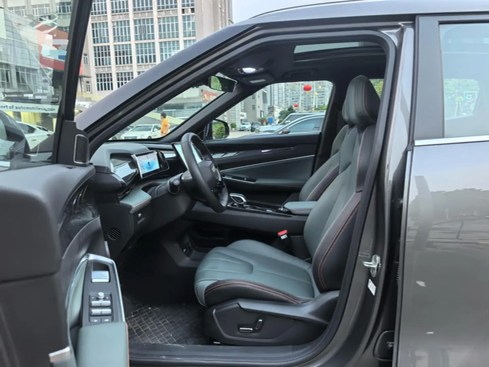 2023 GEELY AZKARRA thumbnail 4