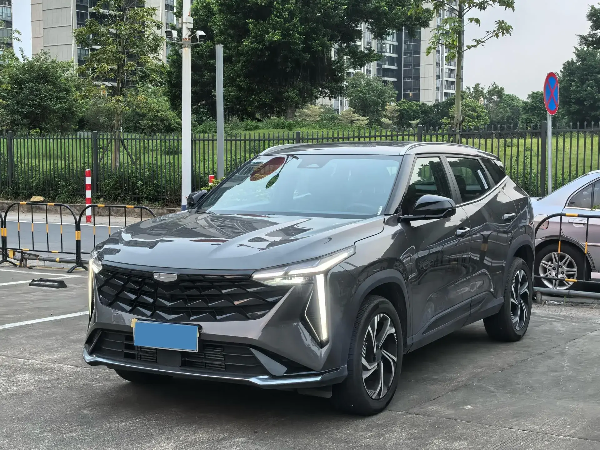 2023 GEELY AZKARRA view 1