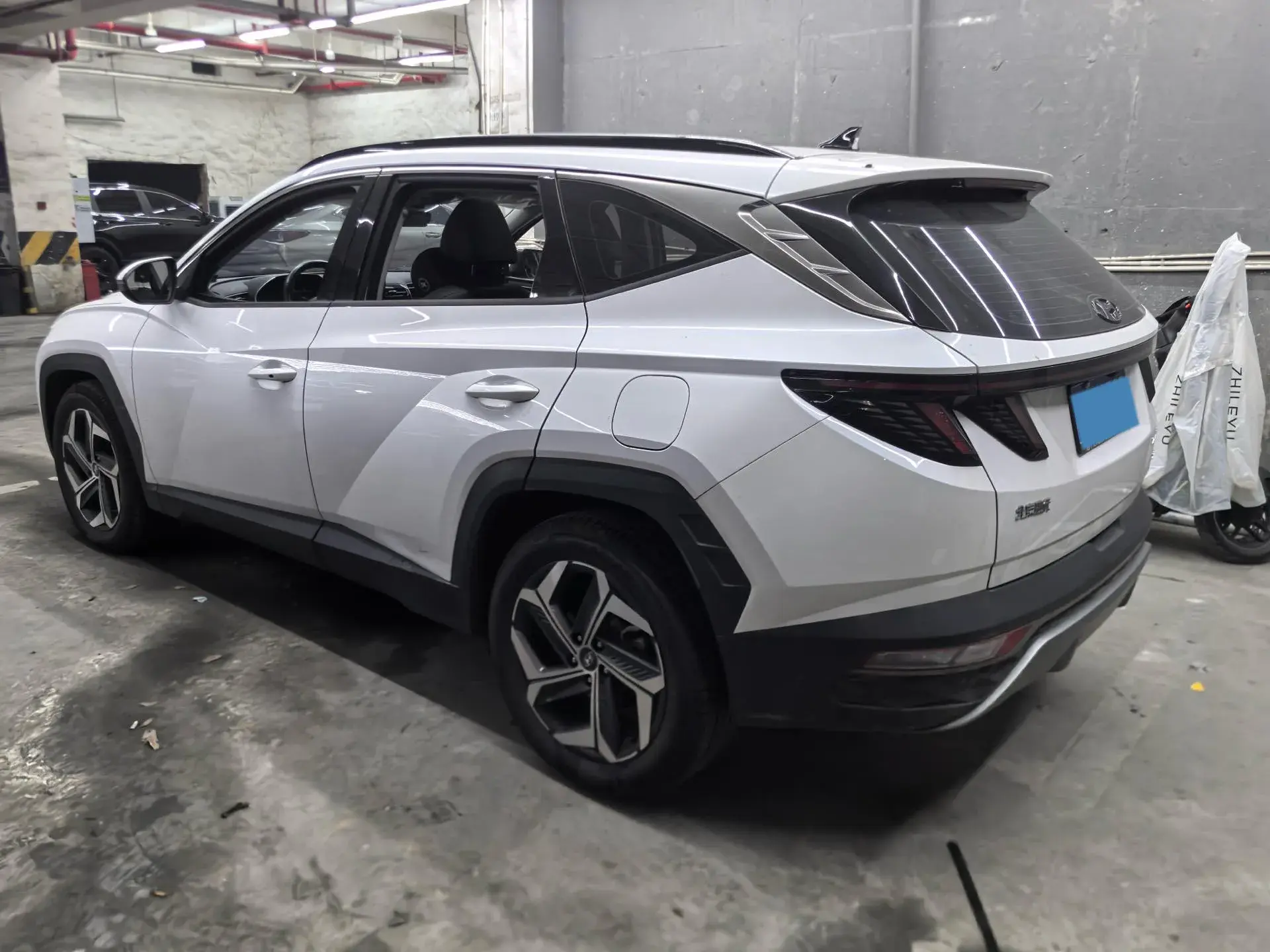 2023 HYUNDAI TUCSON thumbnail 3