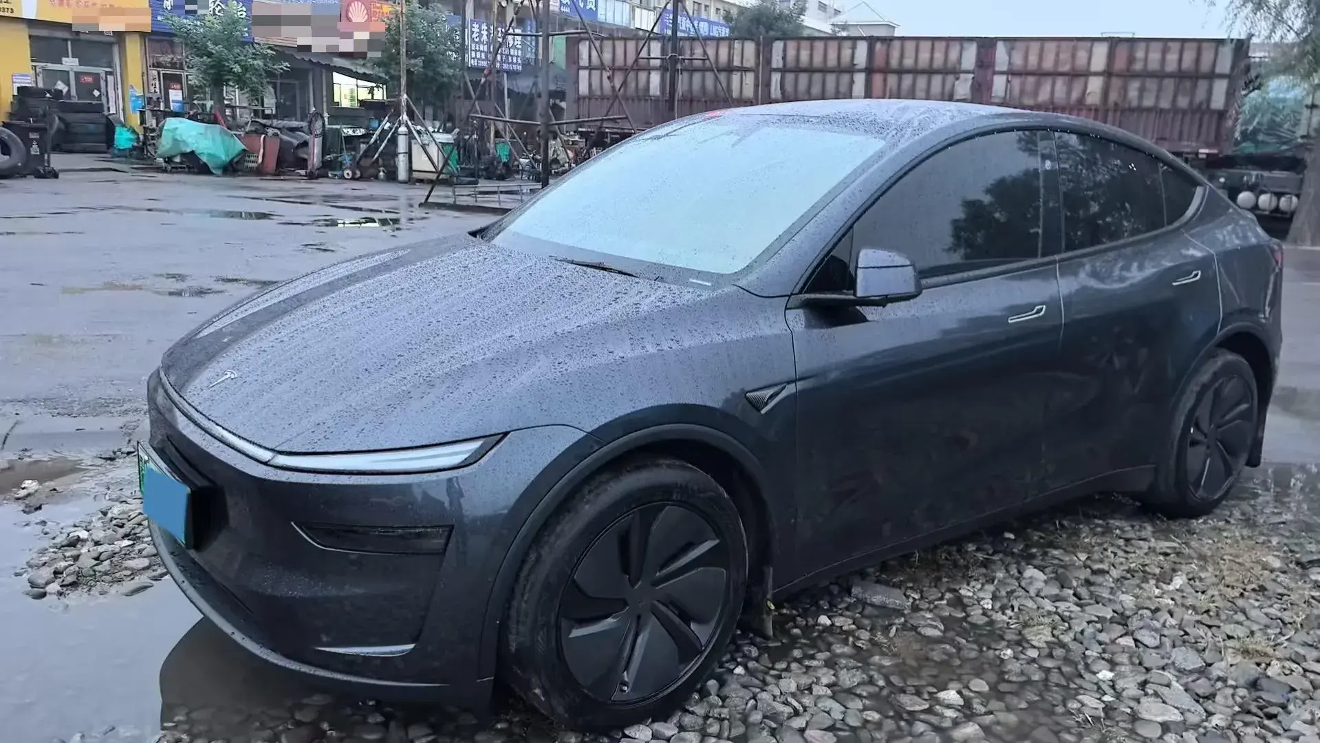 2025 TESLA MODEL view 1