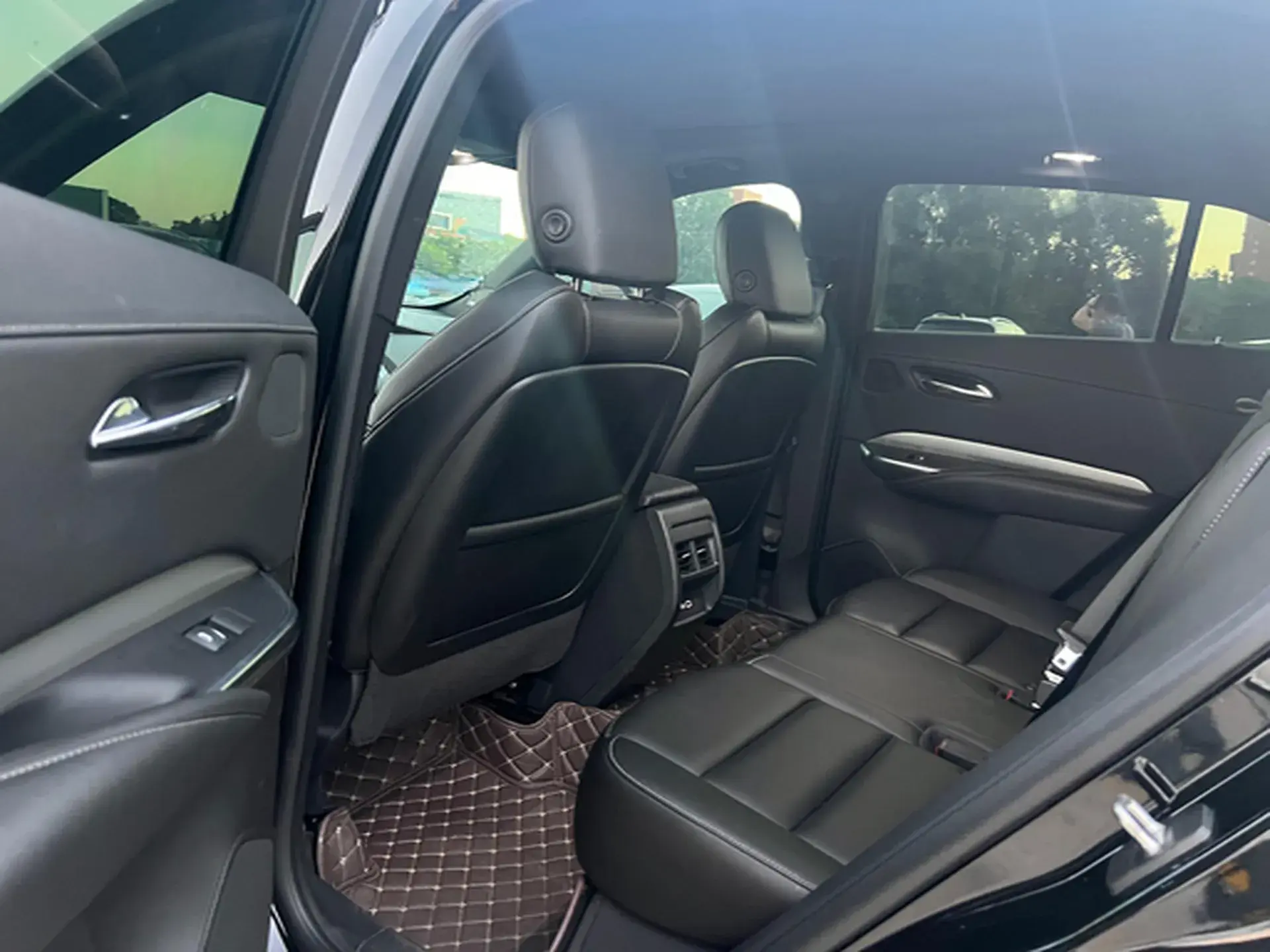 2020 CADILLAC XT4 thumbnail 4