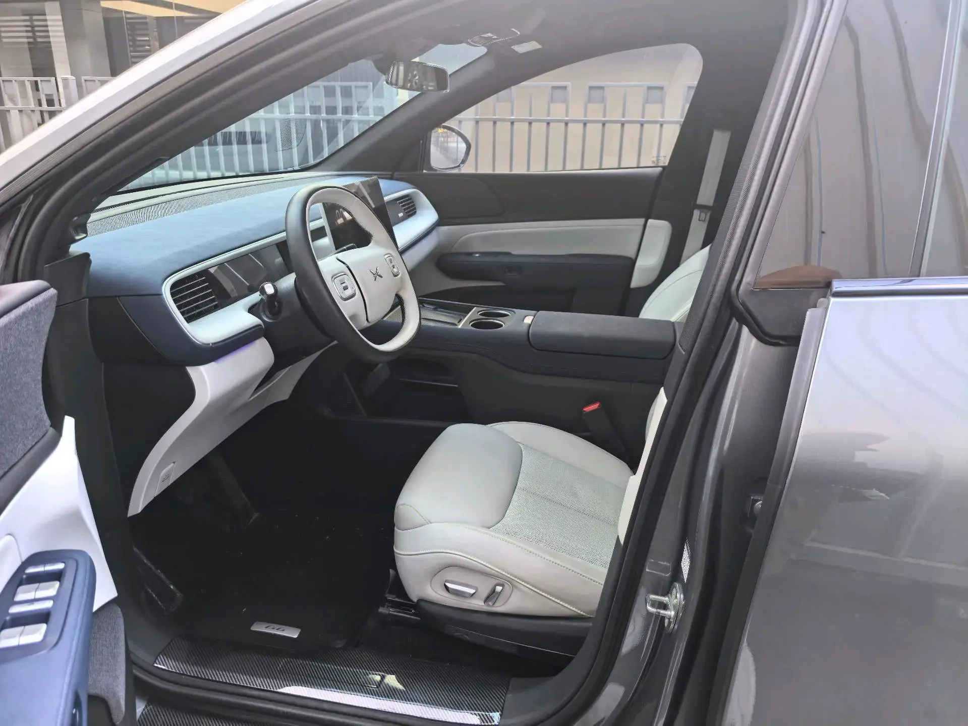 2023 XPENG G6 thumbnail 3