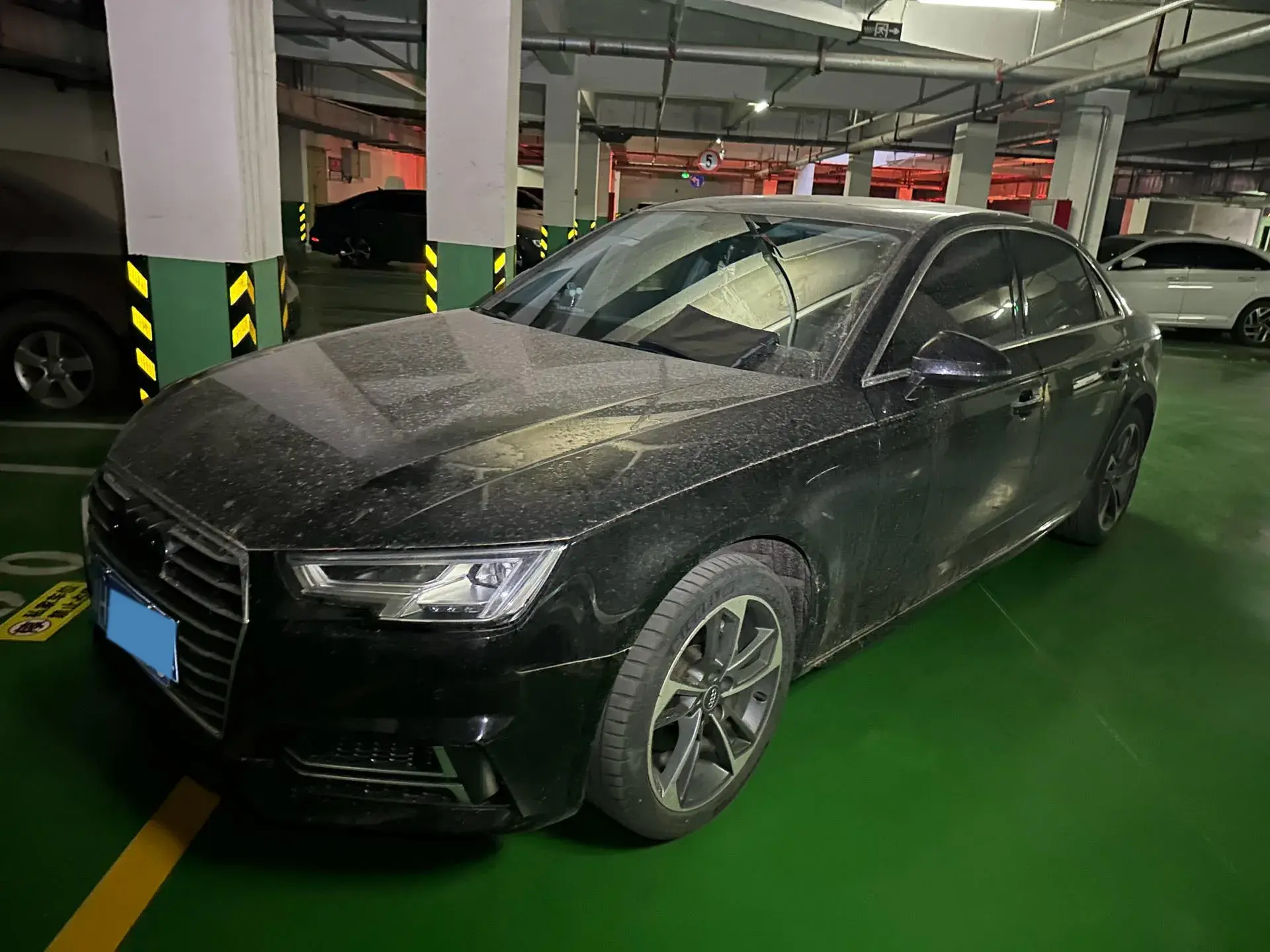 2019 AUDI A4L view 1