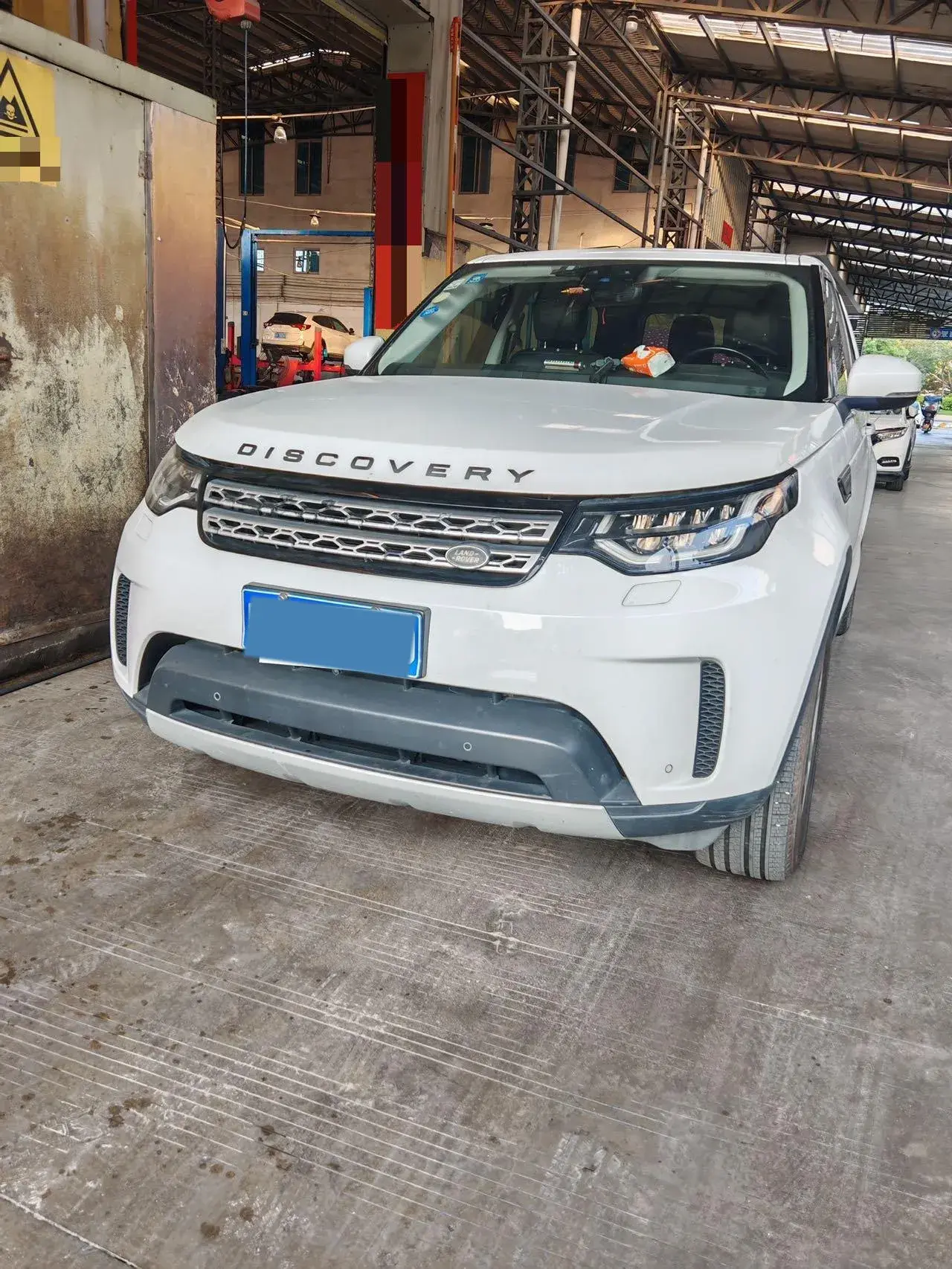 2018 LAND ROVER view 1