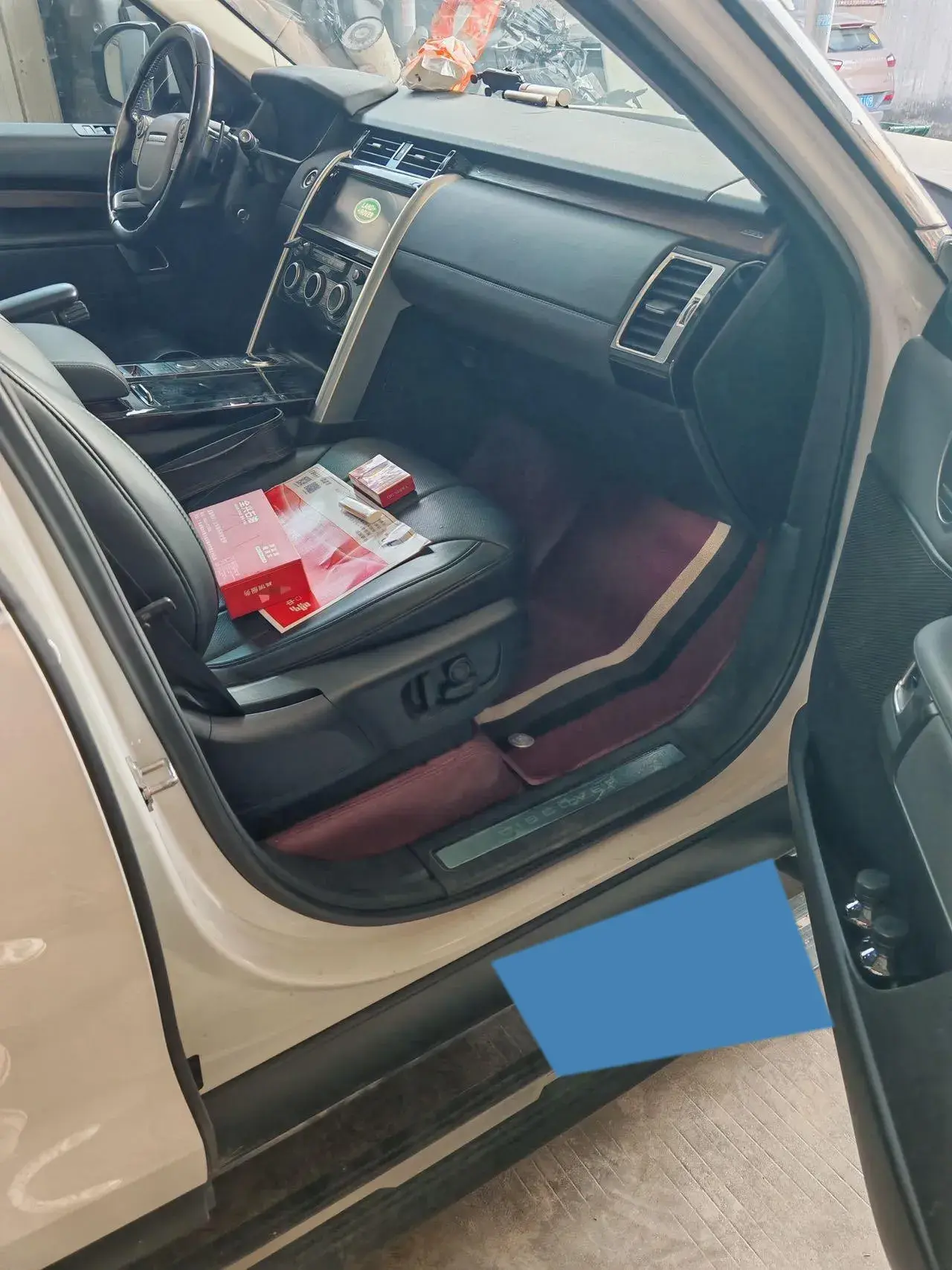 2018 LAND ROVER thumbnail 4