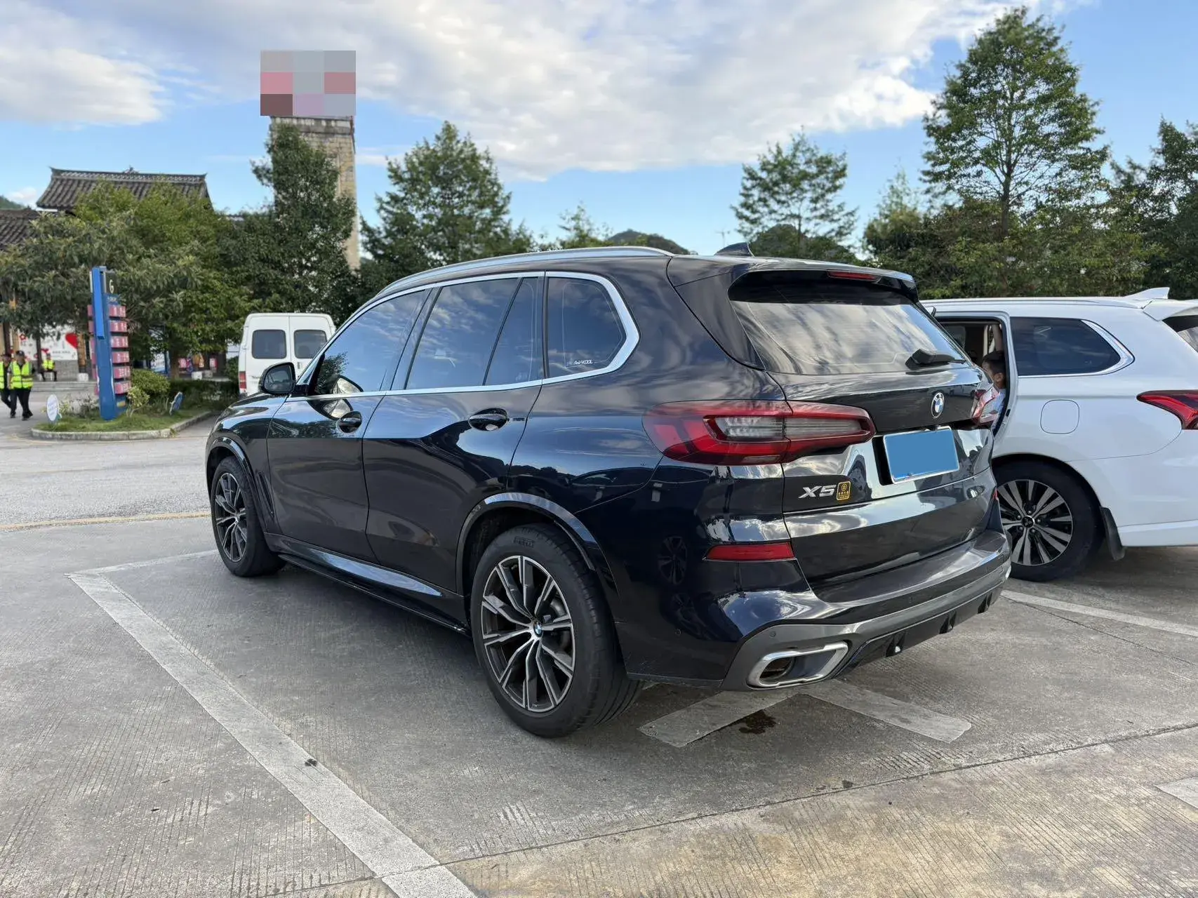 2022 BMW X5 thumbnail 3