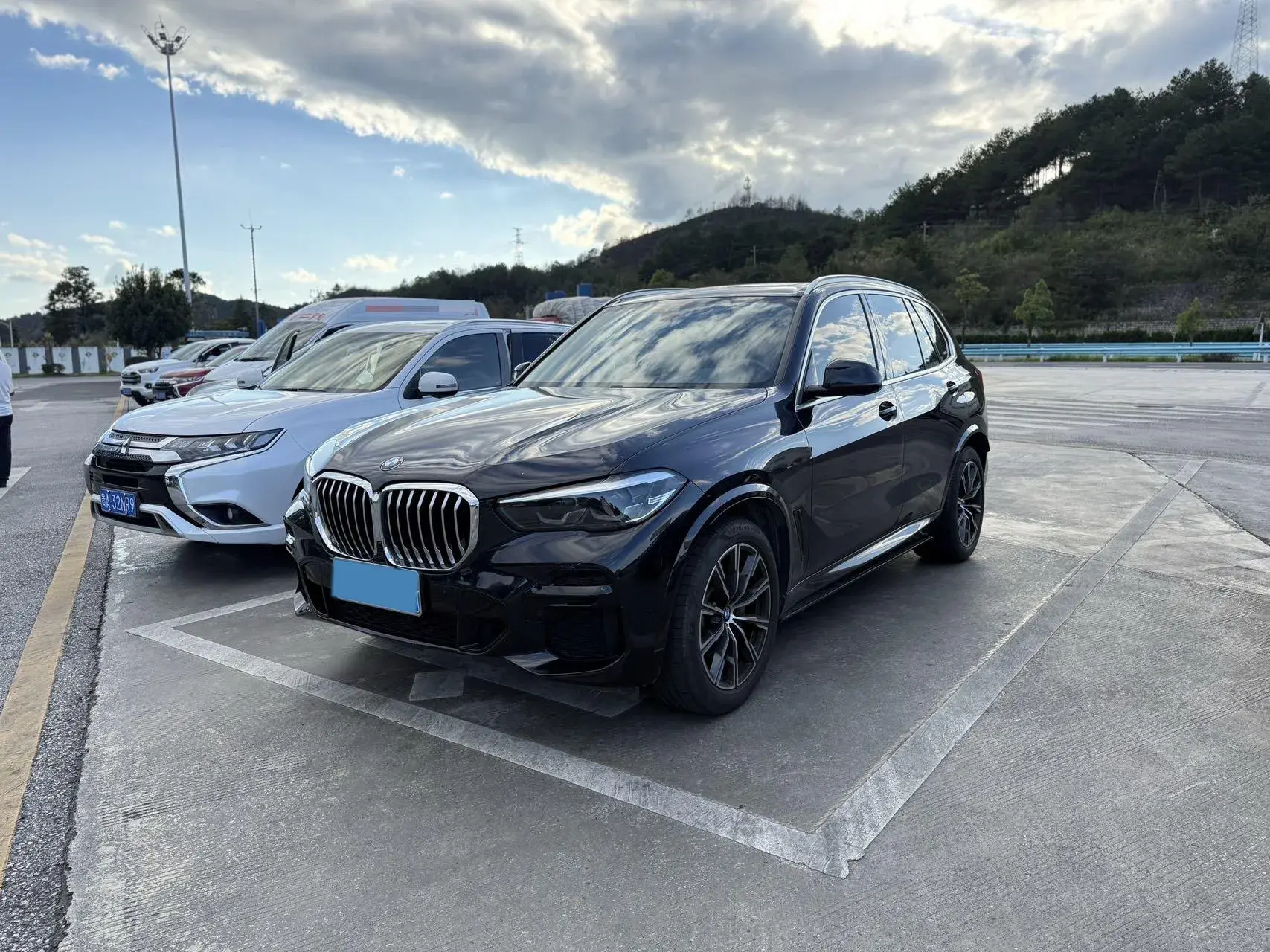 2022 BMW X5 view 1