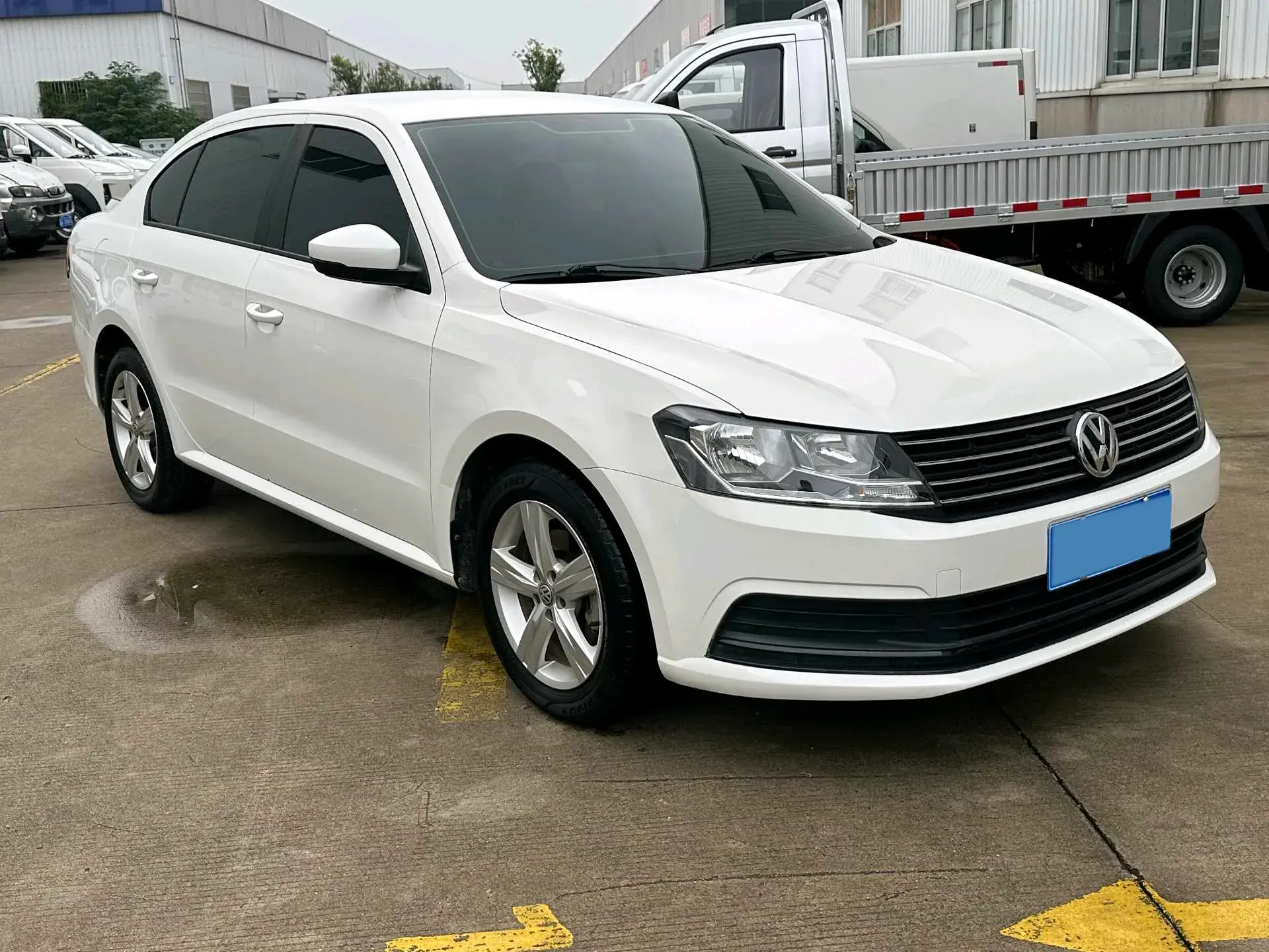 2018 VOLKSWAGEN LAVIDA thumbnail 3