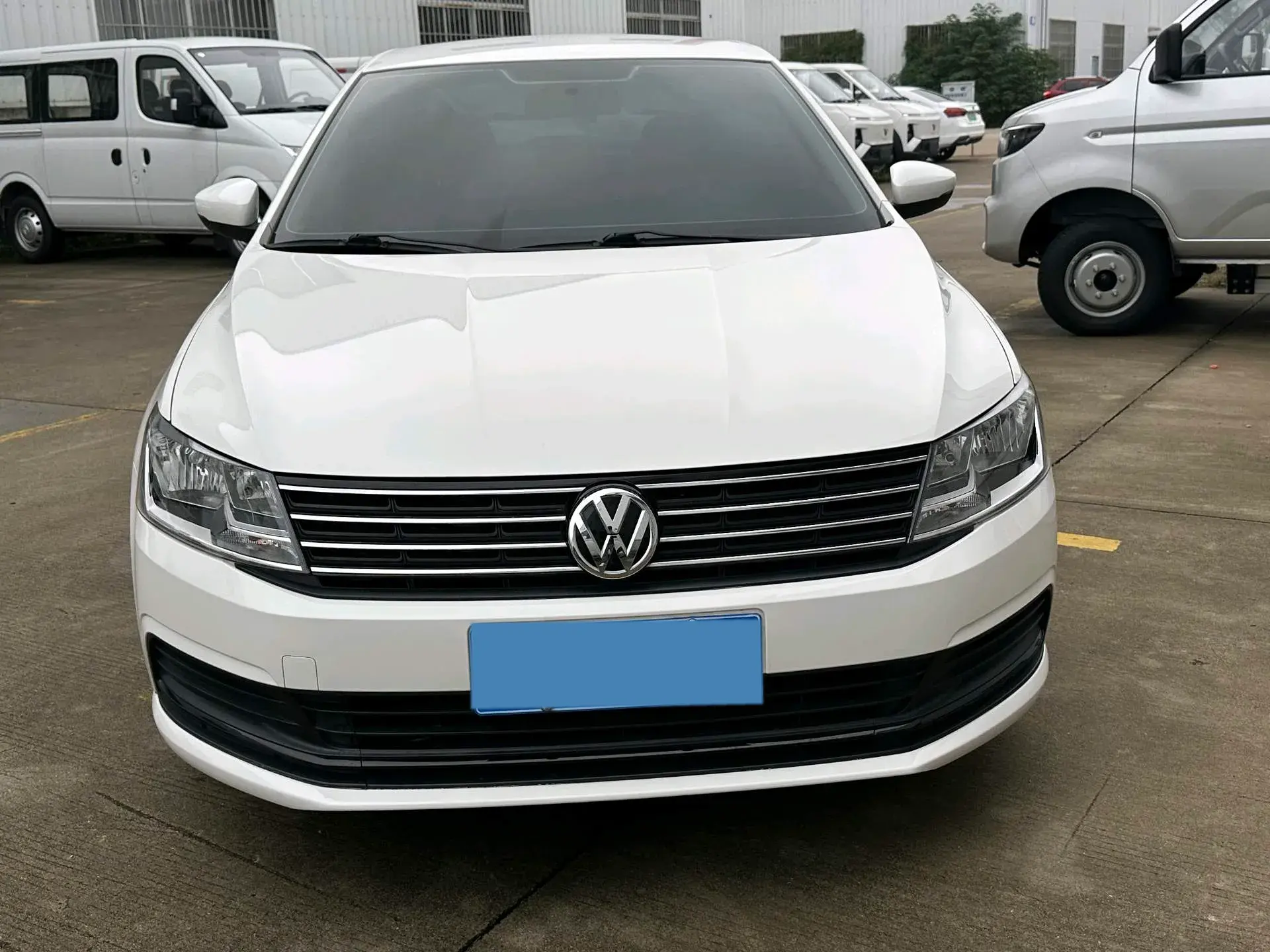 2018 VOLKSWAGEN LAVIDA thumbnail 2