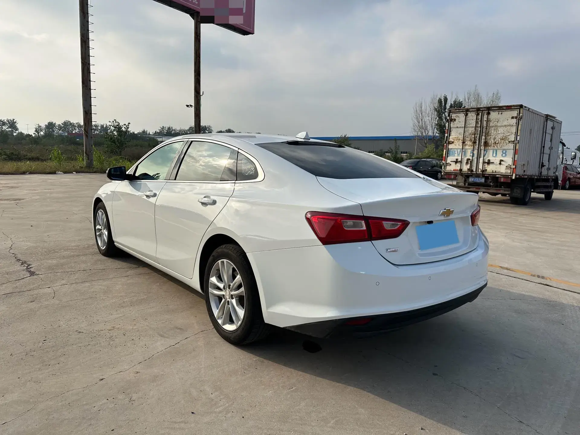 2018 CHEVROLET MALIBU thumbnail 4