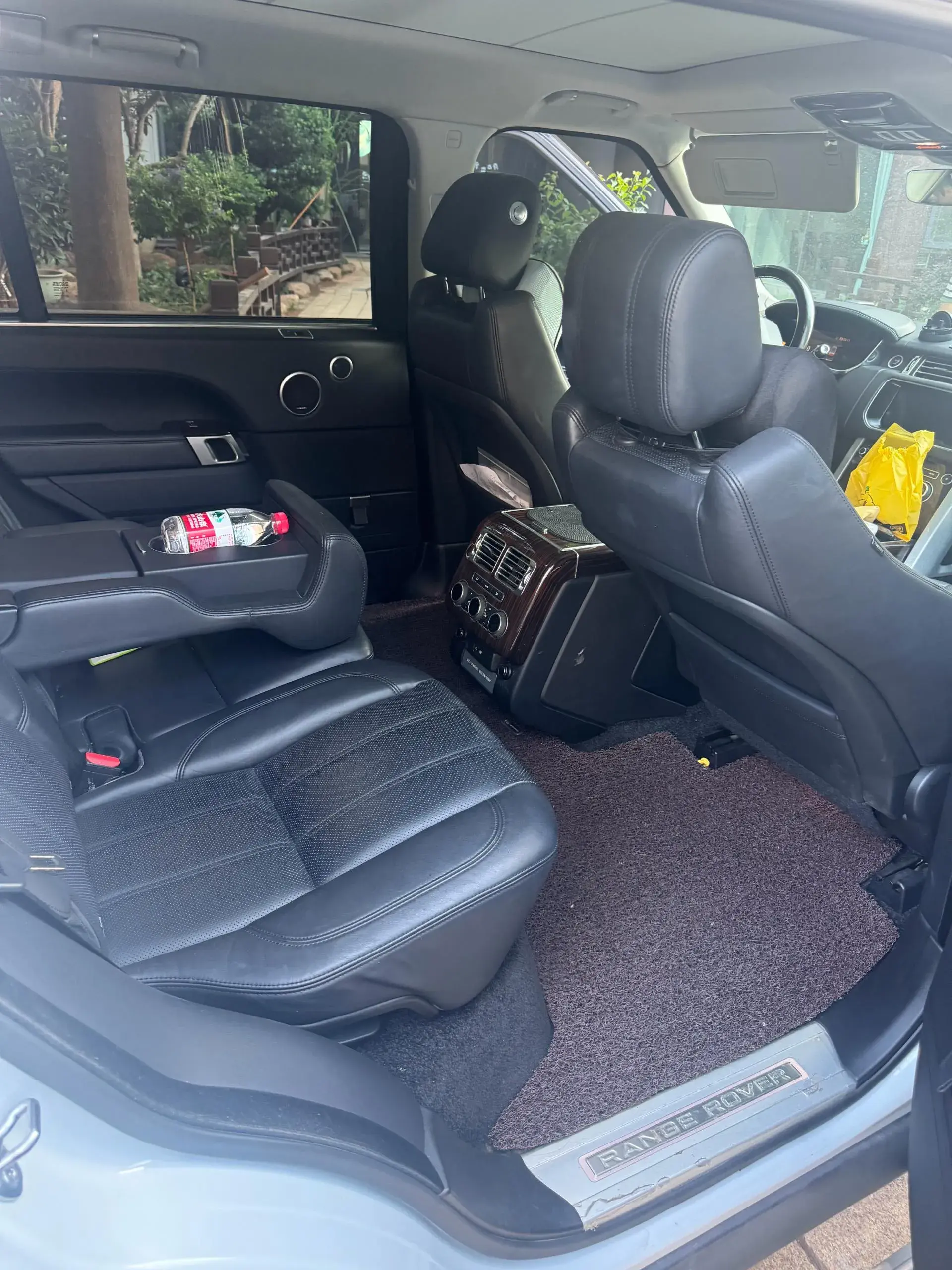 2017 LAND ROVER thumbnail 4