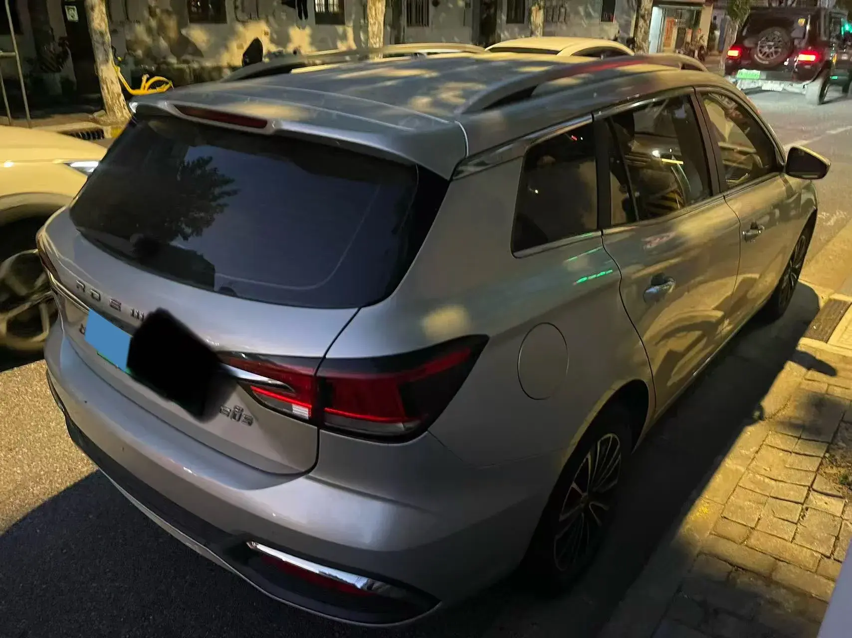 2018 ROEWE EI5 thumbnail 3
