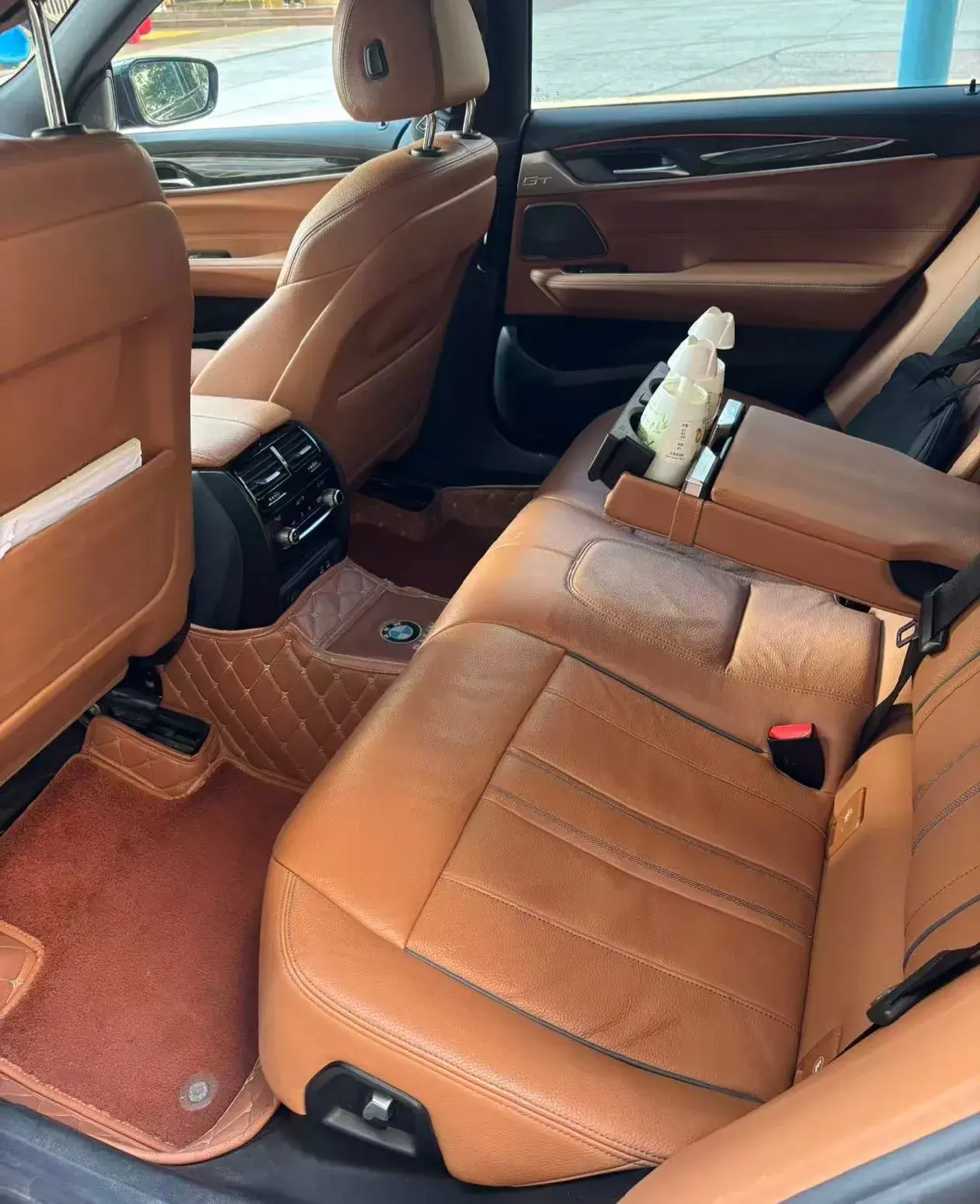 2022 BMW 6 thumbnail 4