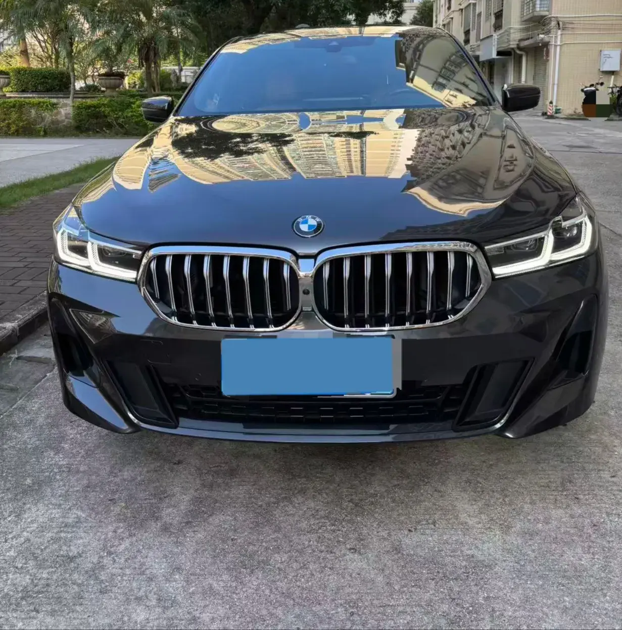 2022 BMW 6 thumbnail 2