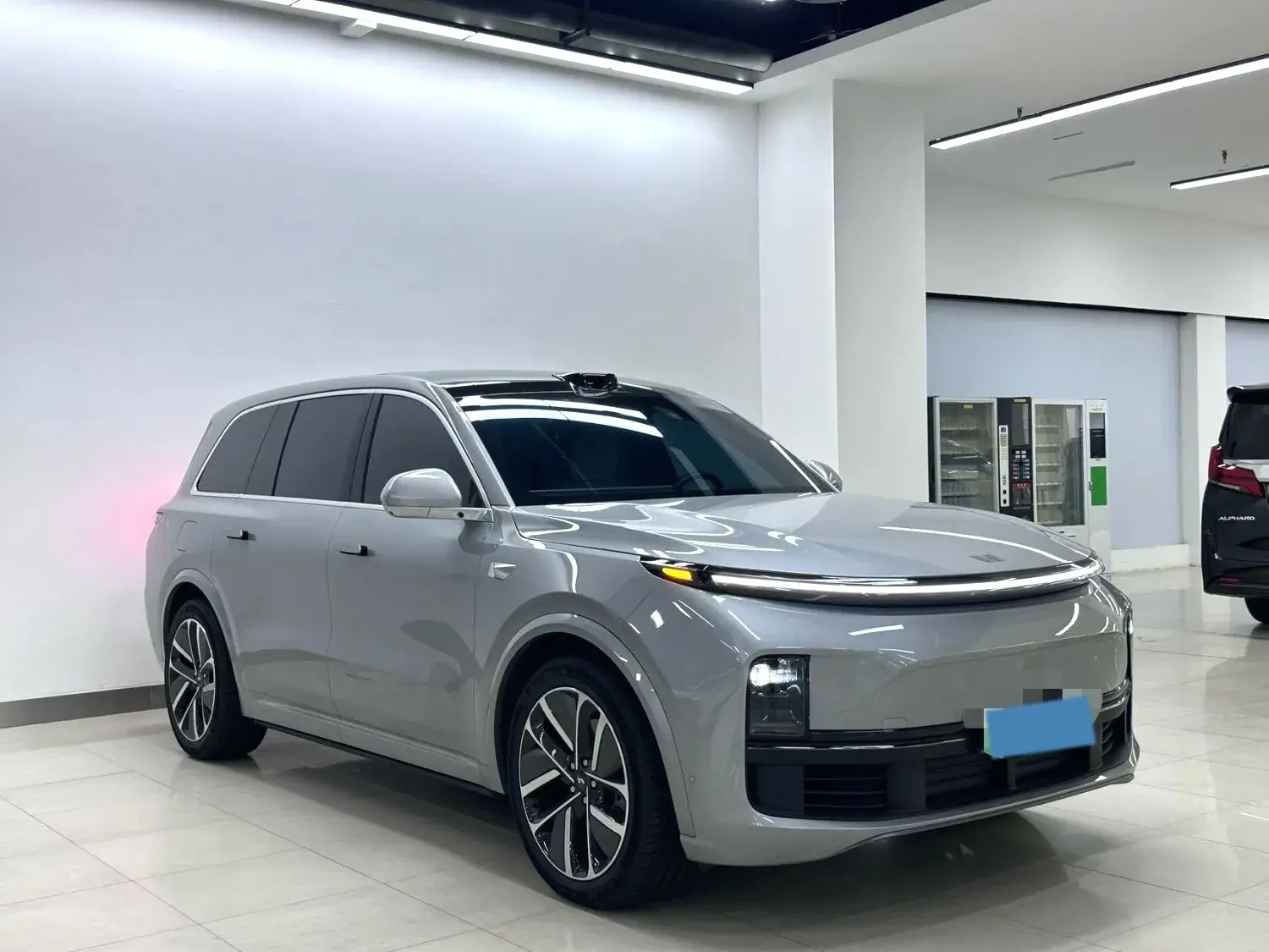 2024 LI L9 thumbnail 2