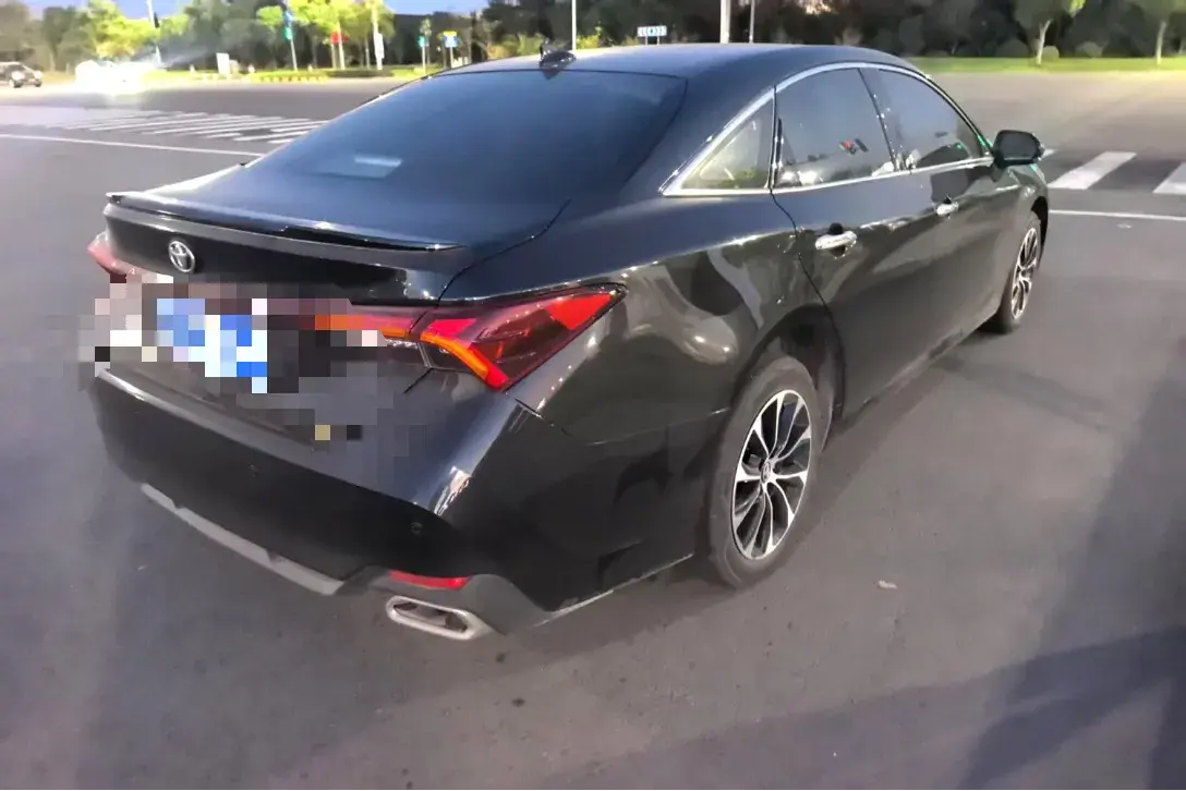 2023 TOYOTA AVALON thumbnail 2