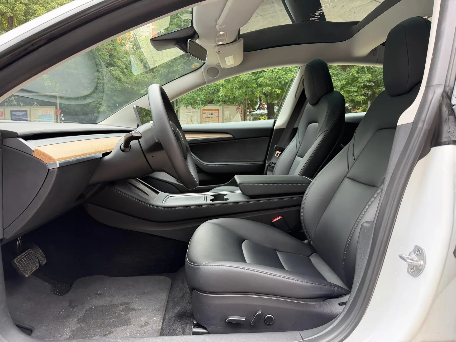 2022 TESLA MODEL thumbnail 4