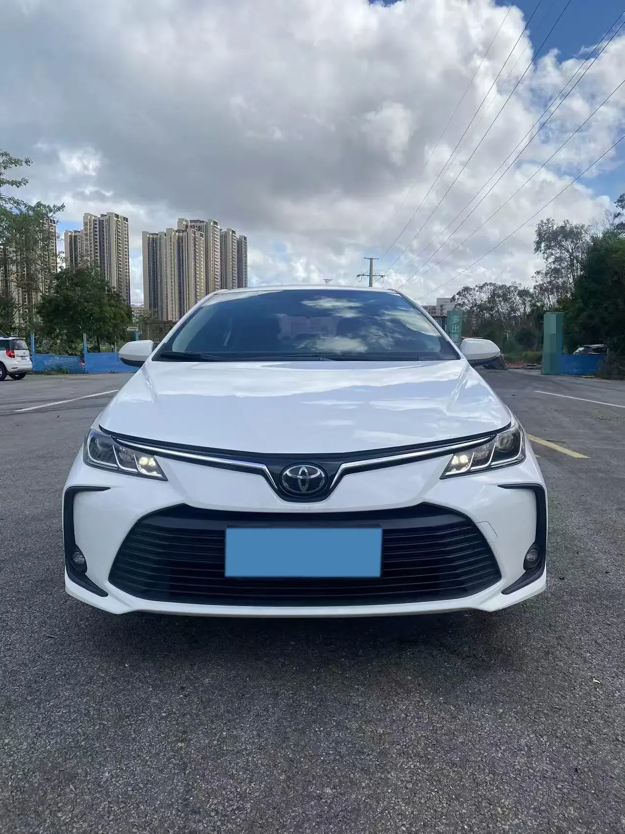 2019 TOYOTA COROLLA thumbnail 3