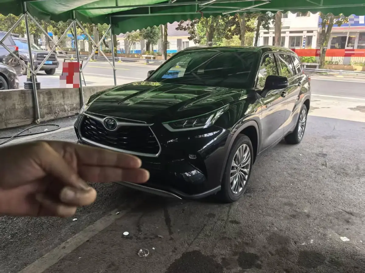 2022 Toyota Highlander 2.5L 192HP L4 E-CVT Hybrid