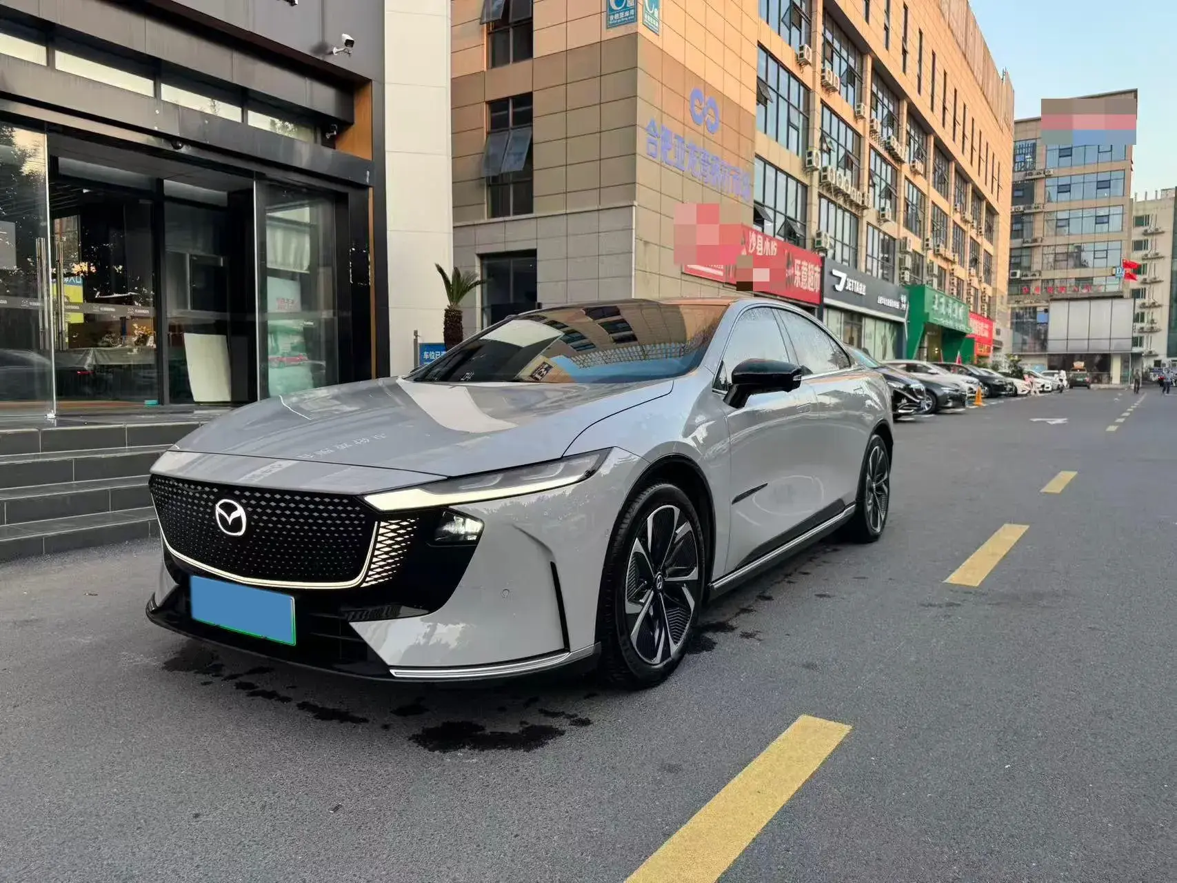 2024 MAZDA EZ-6 view 1