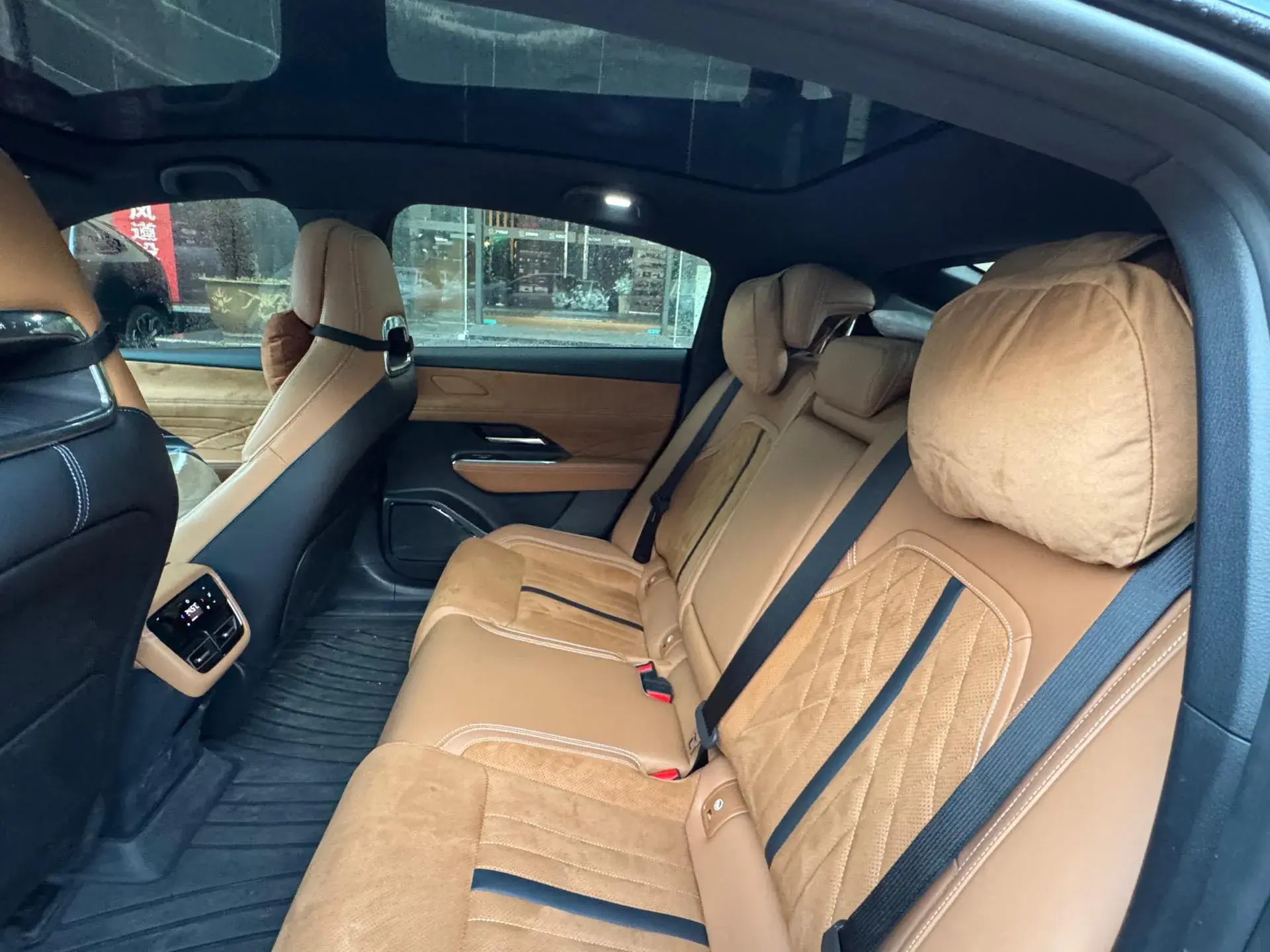 2024 MAZDA EZ-6 thumbnail 4