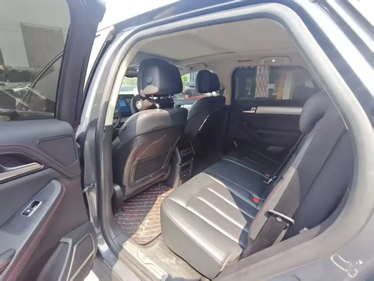 2018 BYD TANG thumbnail 2