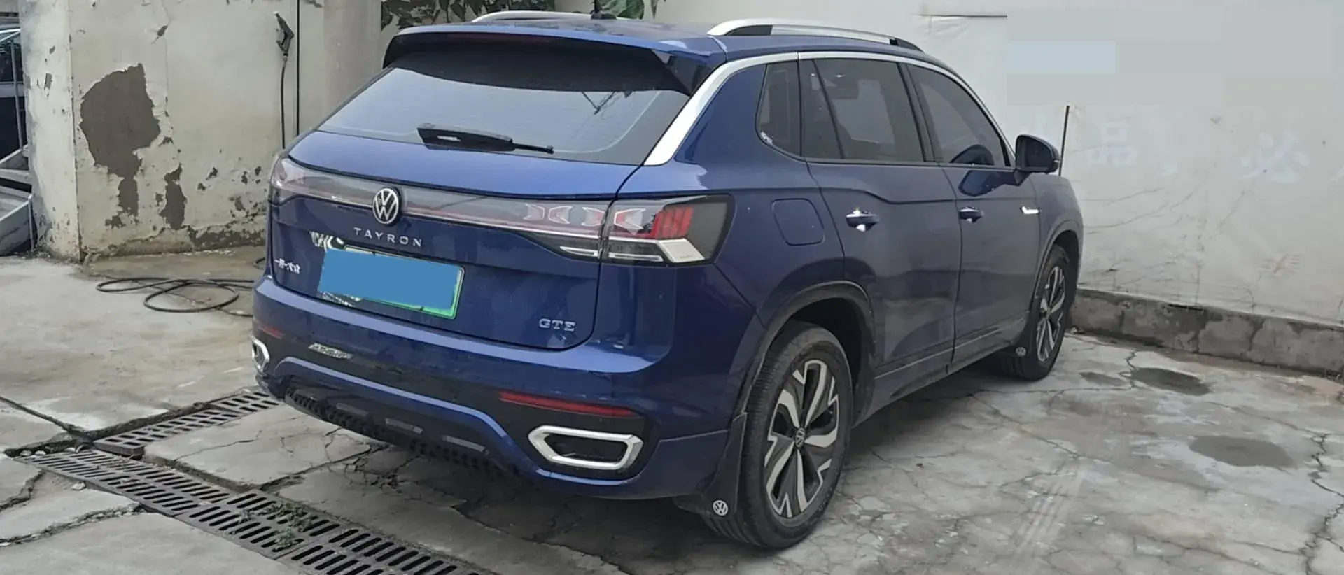 2023 VOLKSWAGEN TAYRON thumbnail 3