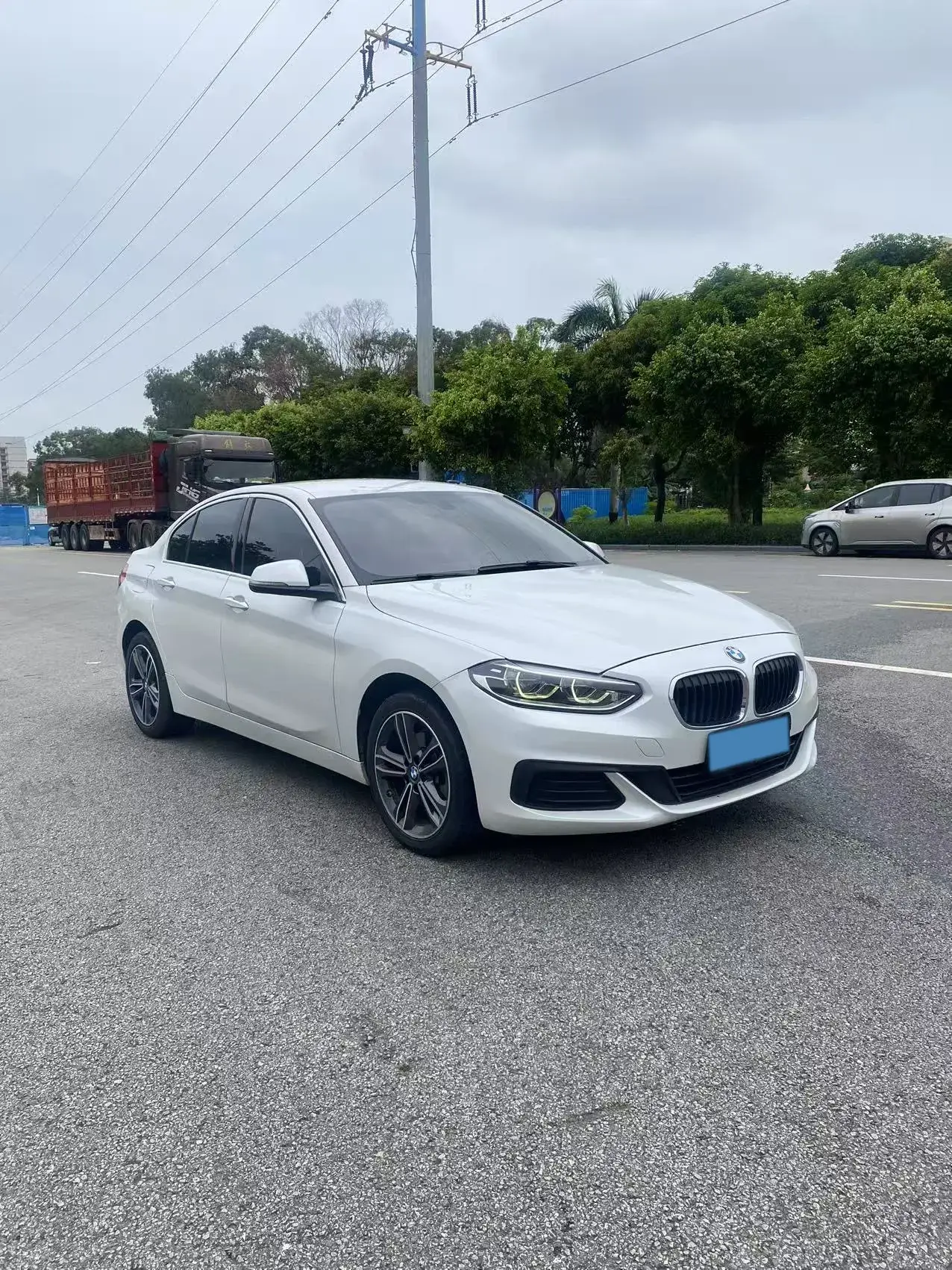 2020 BMW 1 thumbnail 3