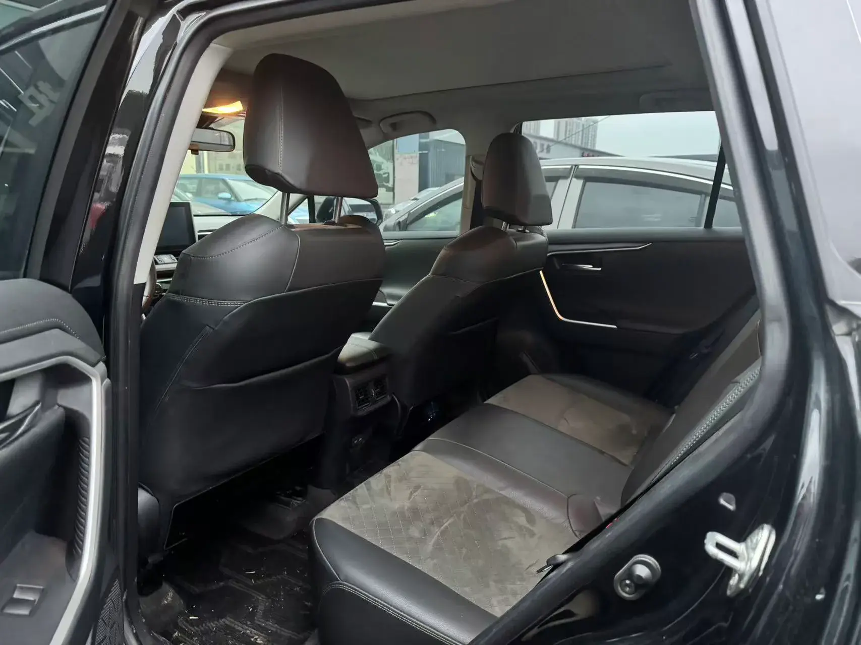 2022 TOYOTA RAV4 thumbnail 3